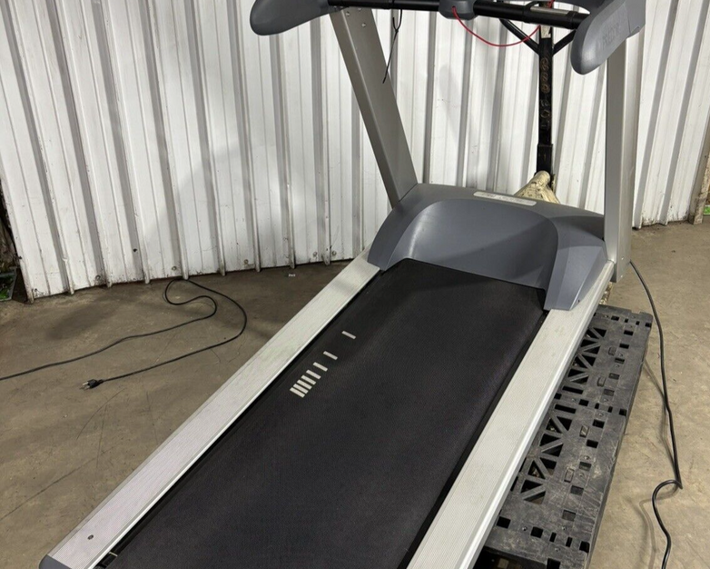 Precor 932i Precision Low Impact Treadmill