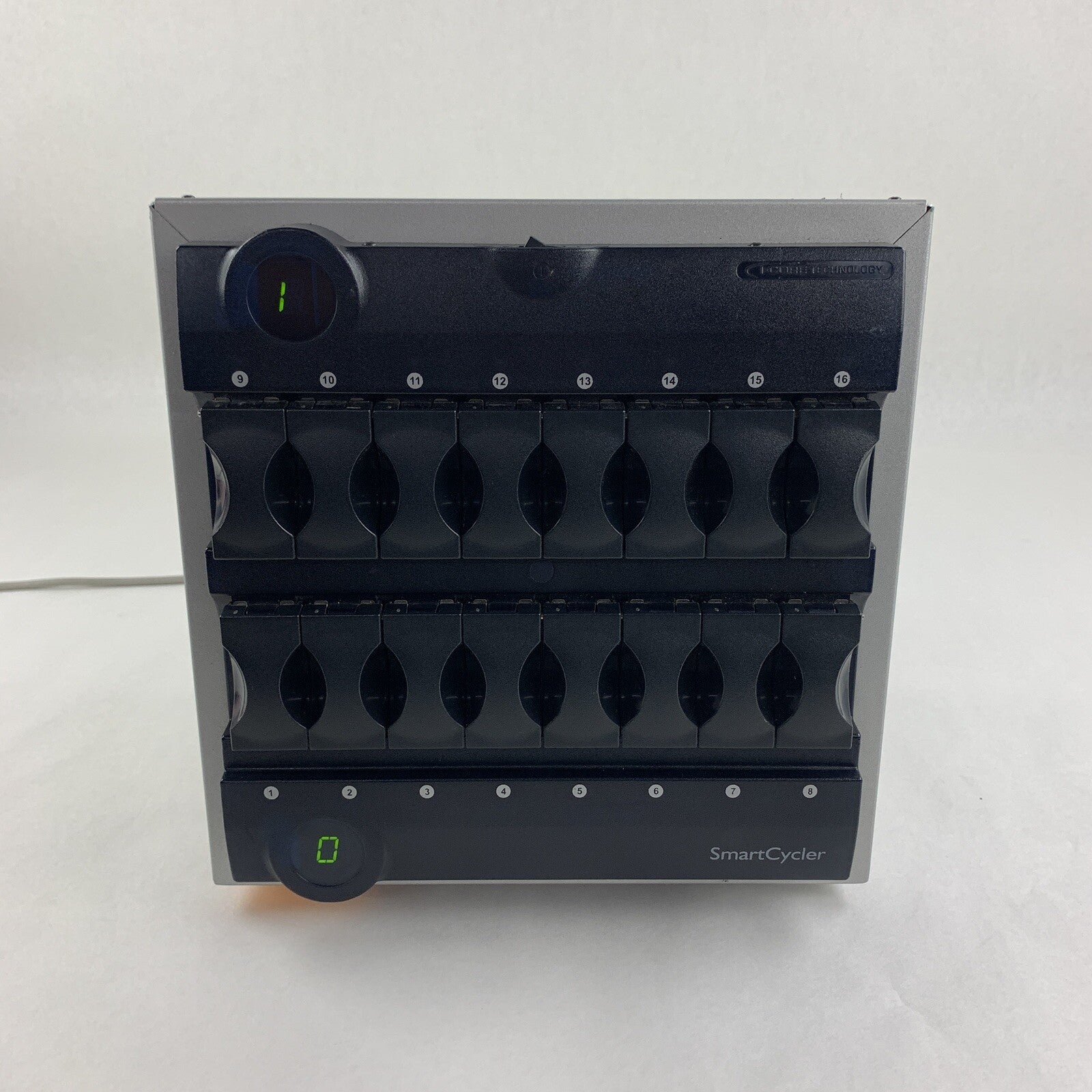 Cepheid Smartcycler 900-0330  Powers On
