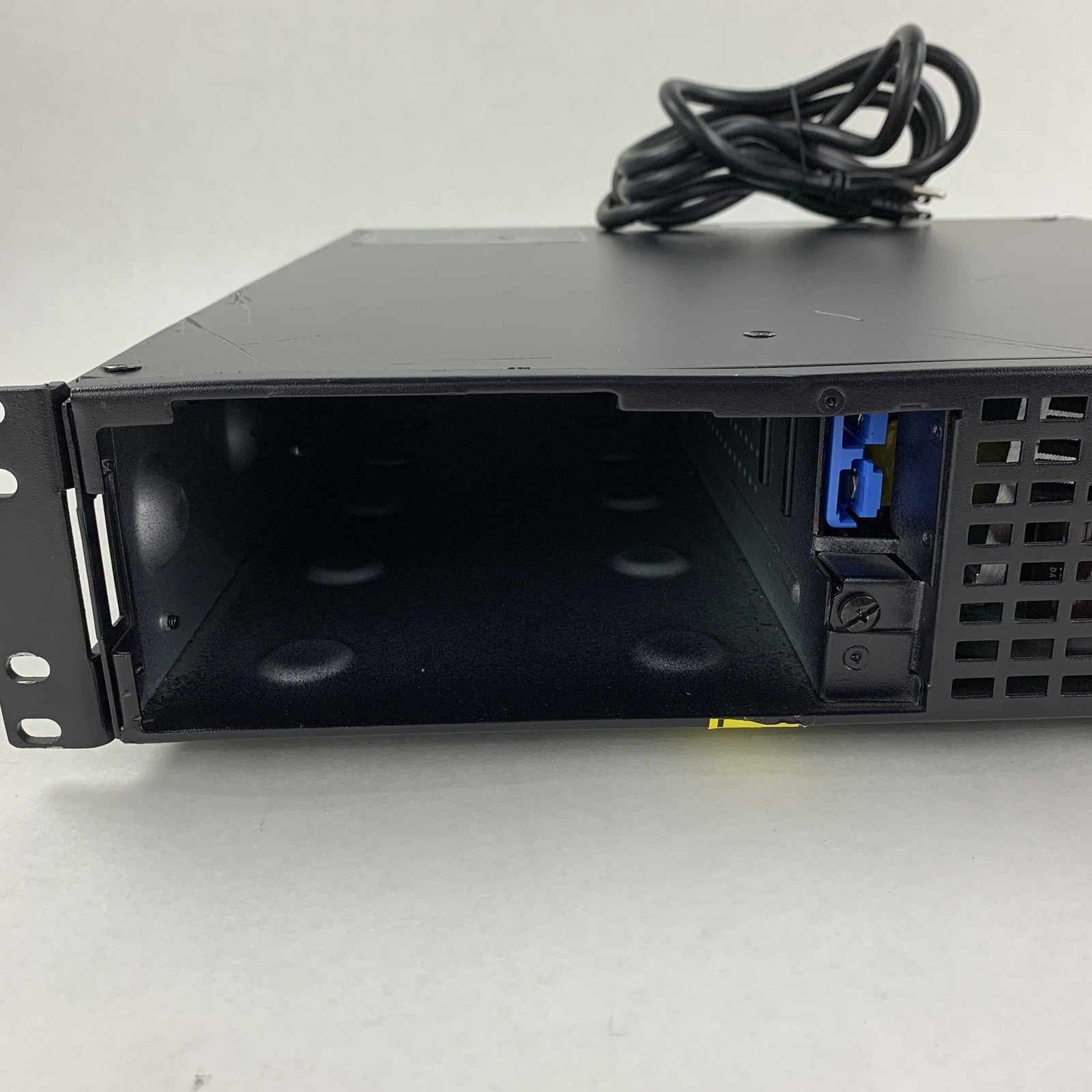 APC SMX1500RM2UC Networks UPS 1500VA Smart Batt Backup Tested No Batteries
