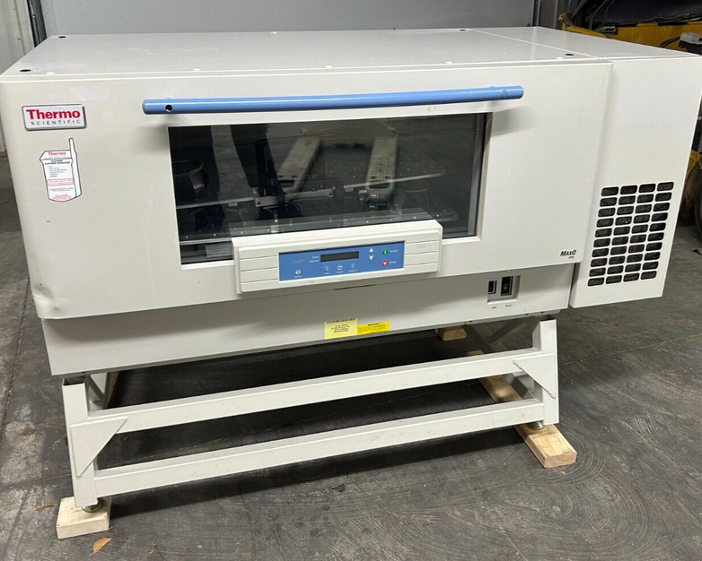 Thermo Scientific MaxQ 8000 SHKE8000-7 493 Stackable Orbital Shaker