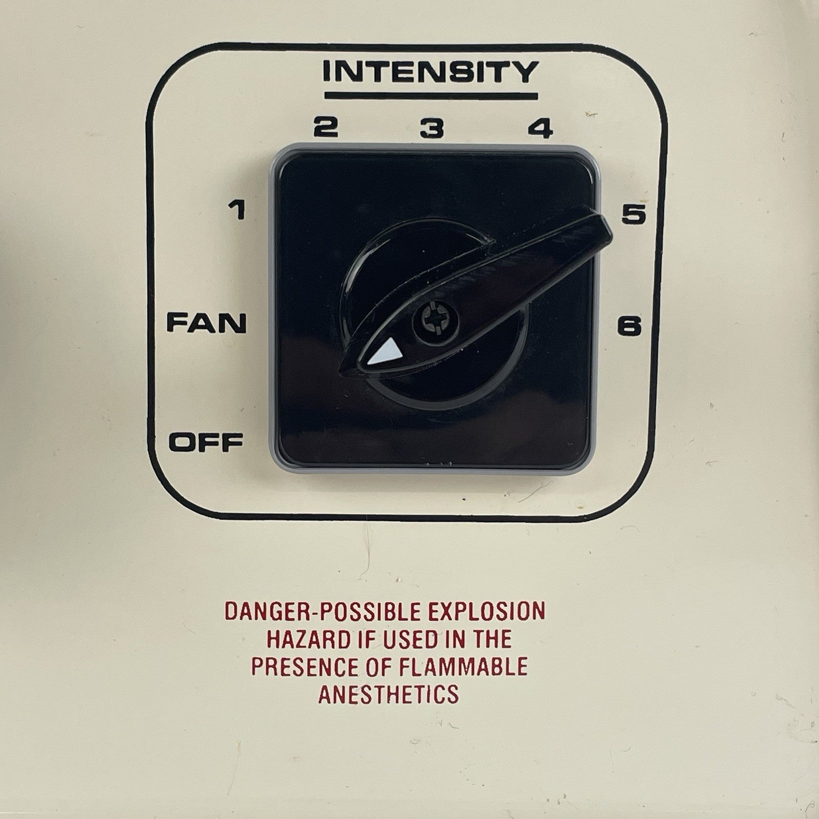 Quadrilite 6000 High Intensity Light Source For Medical Dental5