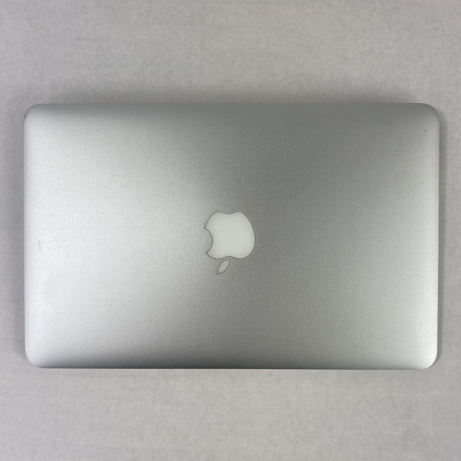 Apple MacBook Air A1465 2015 11" 1.6Ghz i5 4GB RAM 120GB SSD os11.7.1 706 Cycles