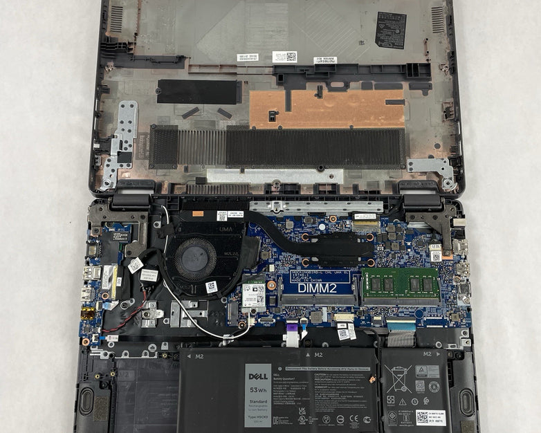 Dell Latitude 3510 15.6" i5-10210U 1.60 GHz 8 GB RAM No SSD/OS/AC - Bad Edge