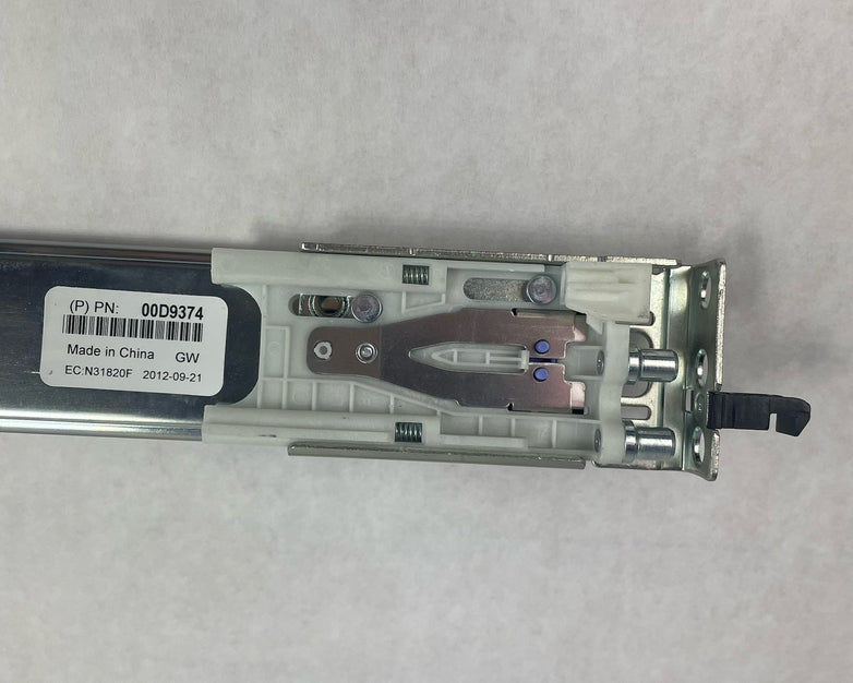 IBM Server Rail Kit 00D9374 00D93753  Left & Right