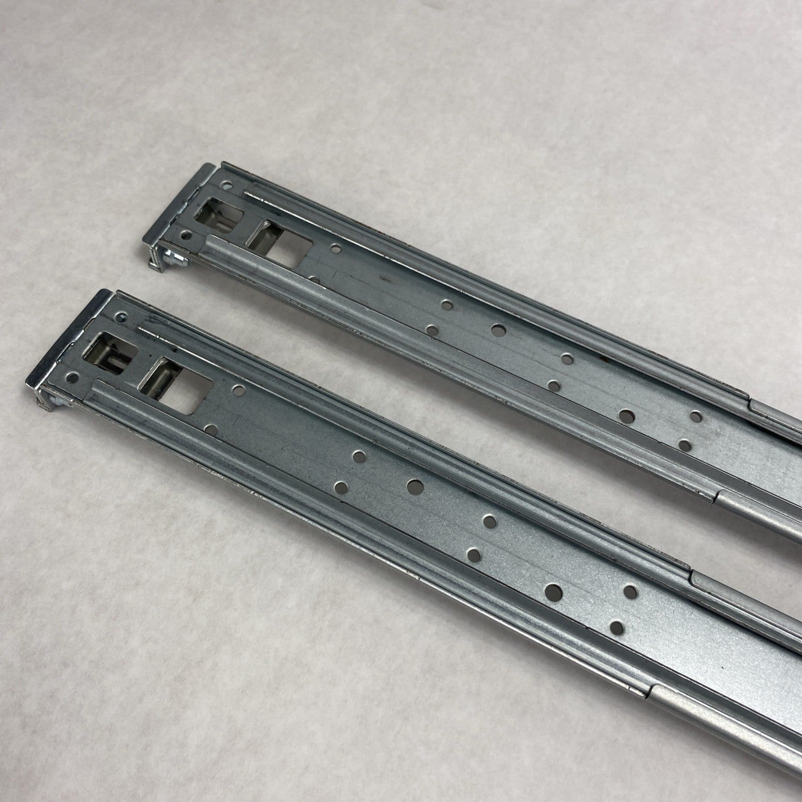 HP 764660-001 / 764654-001 / 764655-001 1U 24" Rail Kit - Left And Right9
