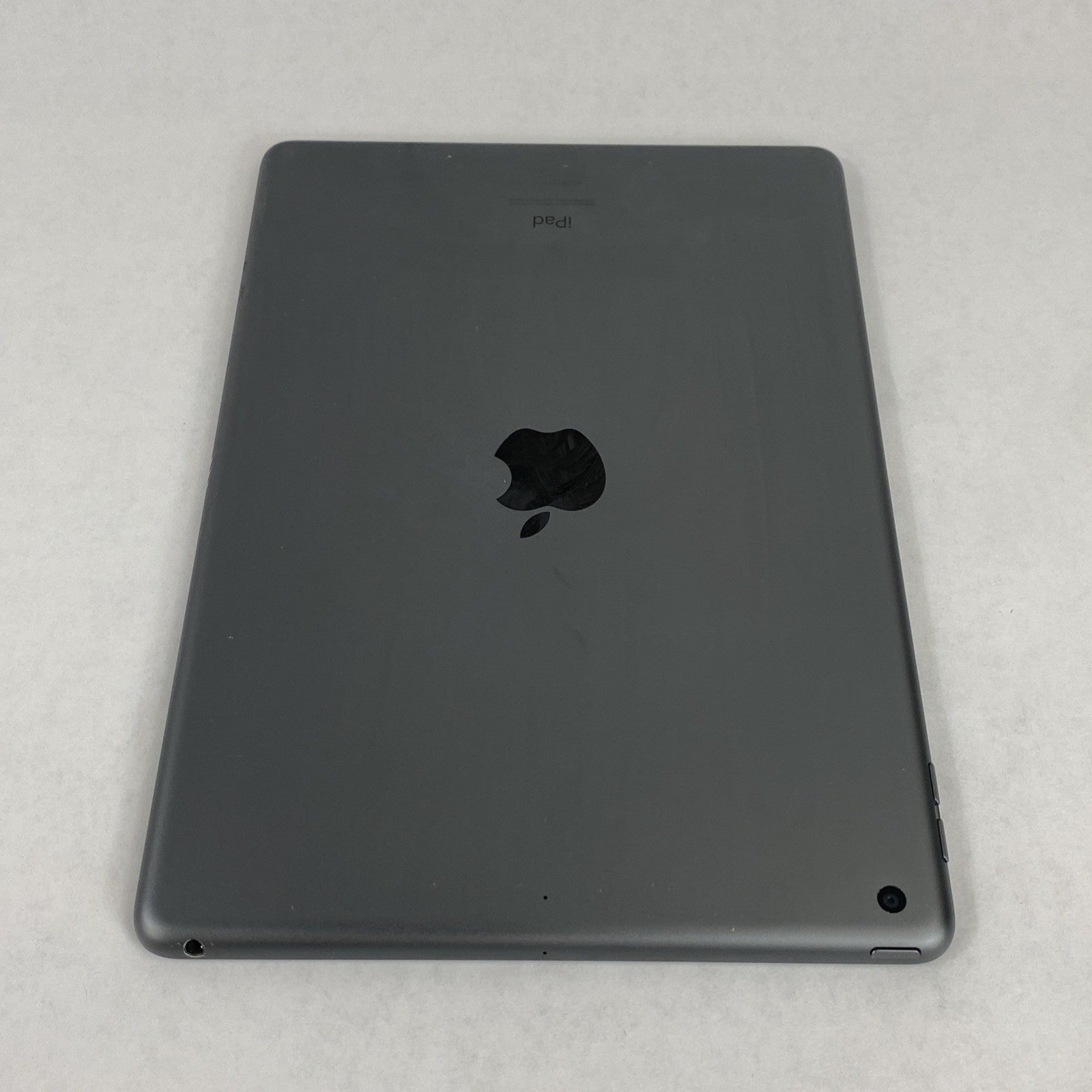 Apple iPad 7th Gen A2197 32GB Retina 10.2" Wi-Fi Space Gray IOS 18.7.913