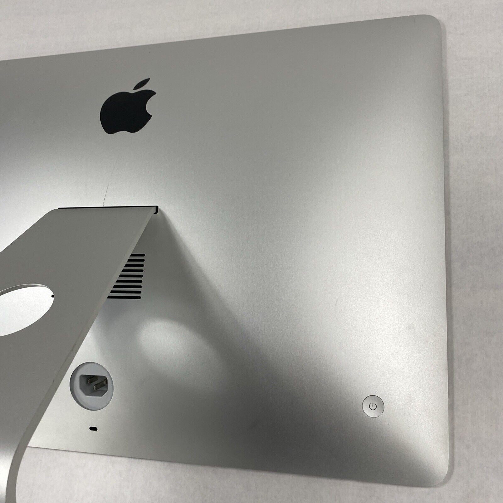 Apple A1418 iMac 21.5" 2014 1.40GHz i5 8GB RAM 500GB HDD macOS 11.7.1