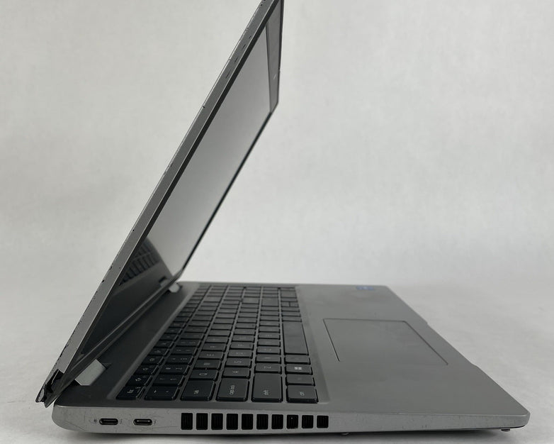 Dell Latitude 5520 15.6" i5-1135G7 2.40GHz 8GB RAM No SSD/OS/AC/Batt - Bad Port