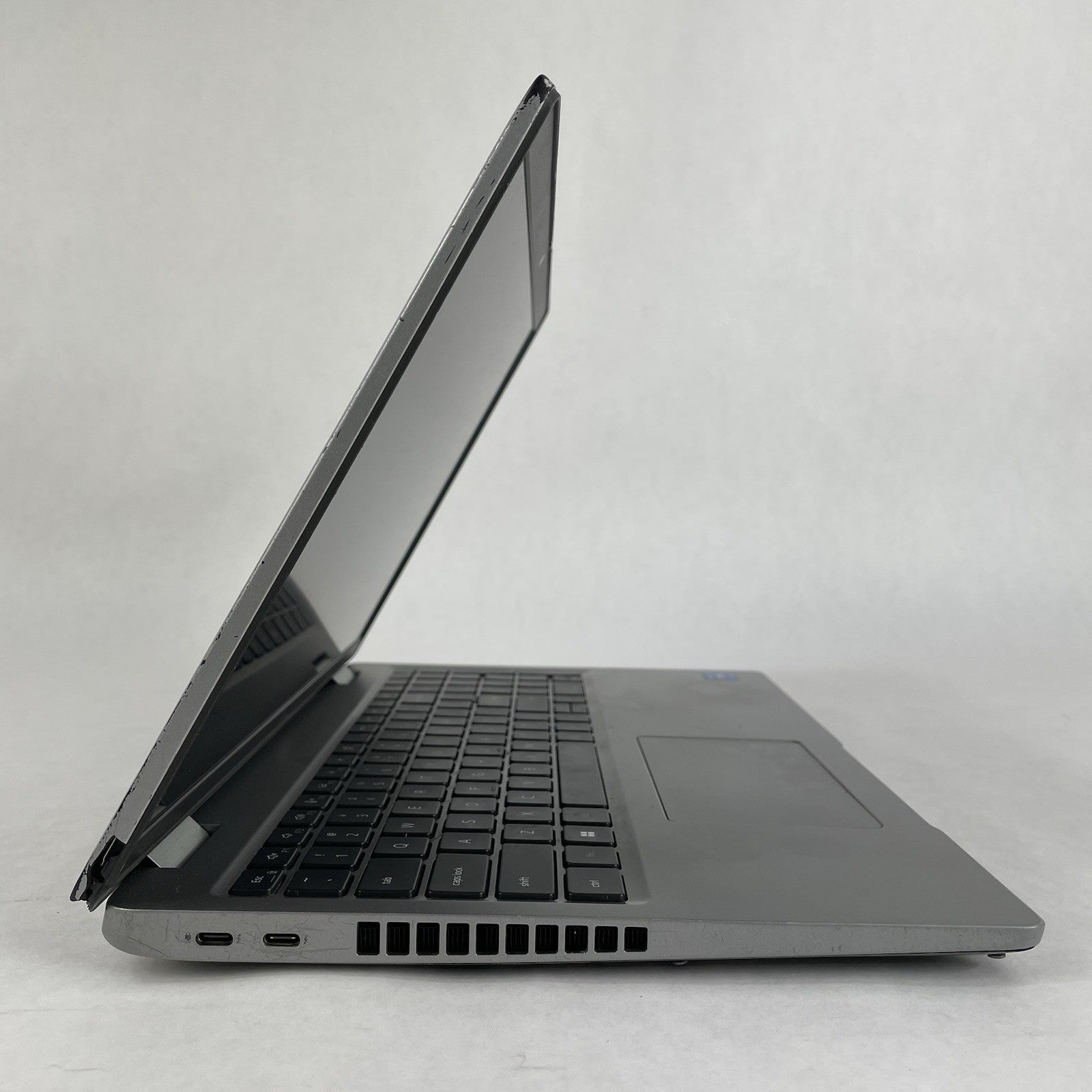Dell Latitude 5520 15.6" i5-1135G7 2.40GHz 8GB RAM No SSD/OS/AC/Batt - Bad Port4