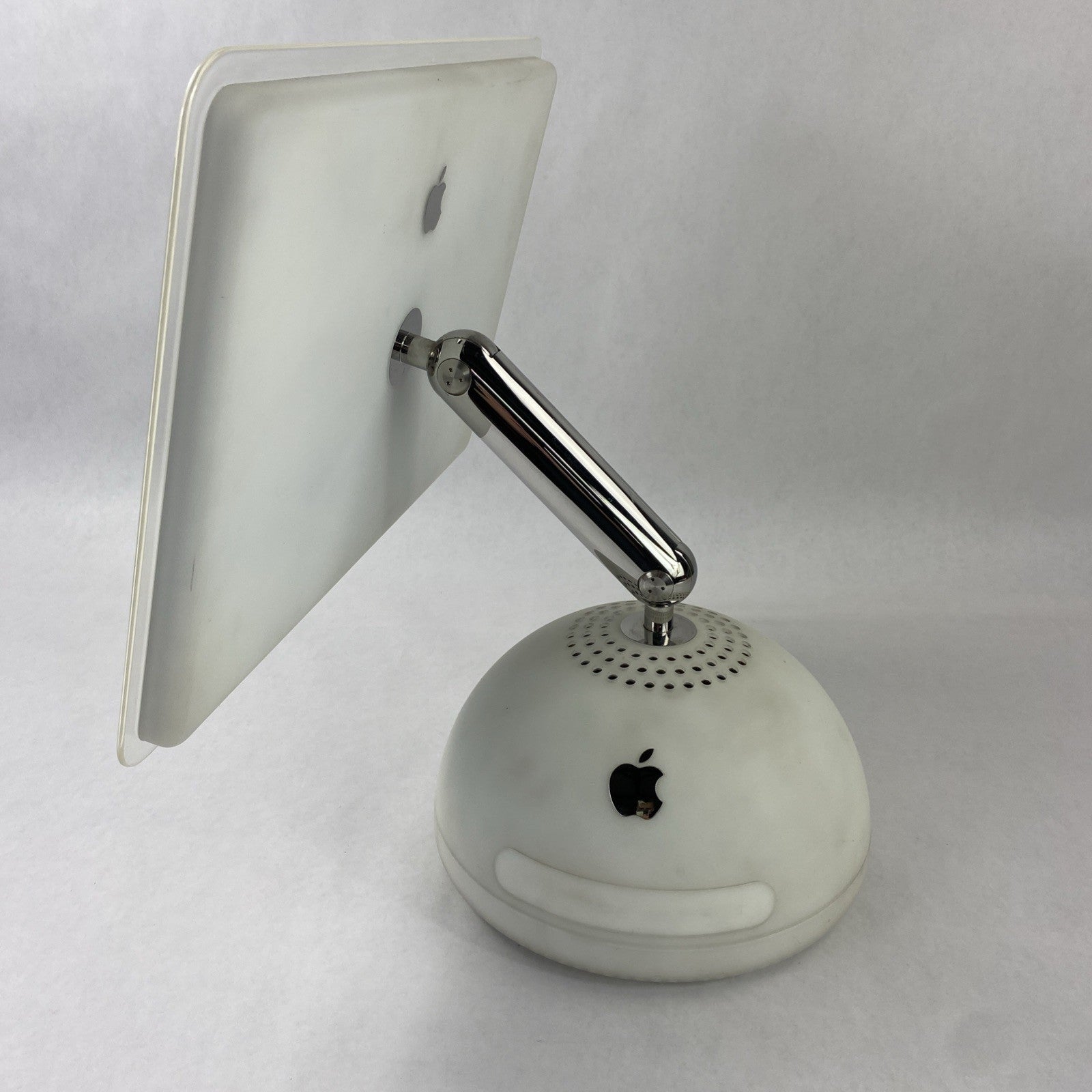 Apple M6498 iMac G4 17" 2003 PowerPC 7445 G4 1.00 GHz 256MB RAM No HDD No OS