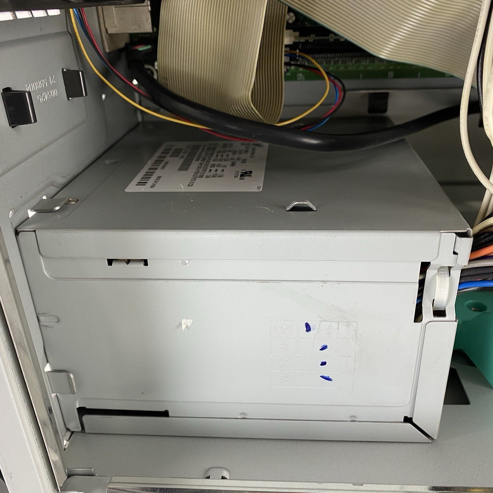 Gateway 702GE MT Intel Pentium 4 3.20GHz 1GB RAM No HDD No OS
