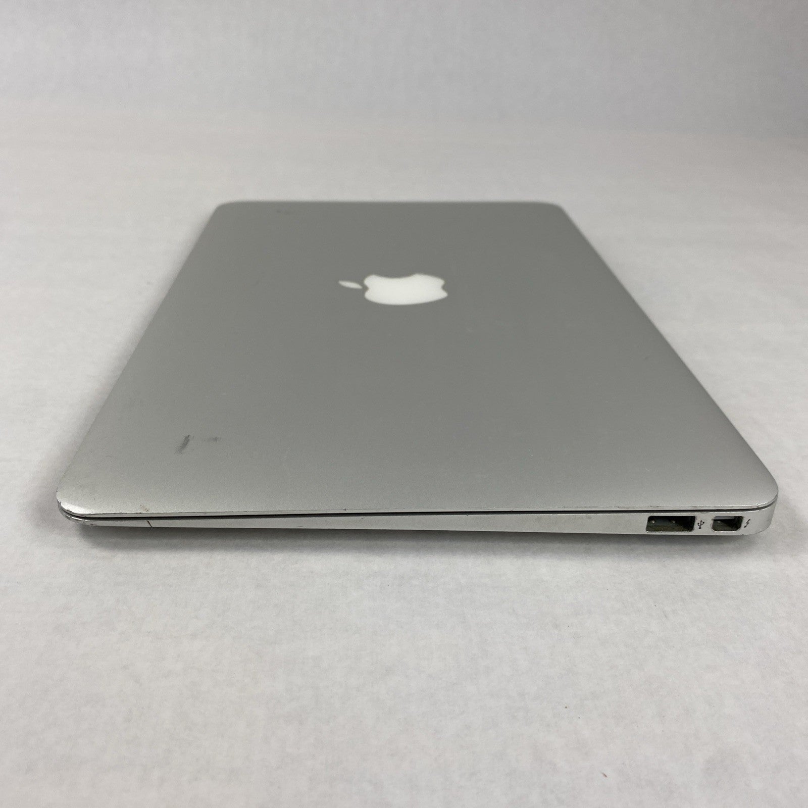 Apple MacBook Air A1370 2011 11" 1.6GHz Core i5 4GB RAM 120GB SSD os10.7.5
