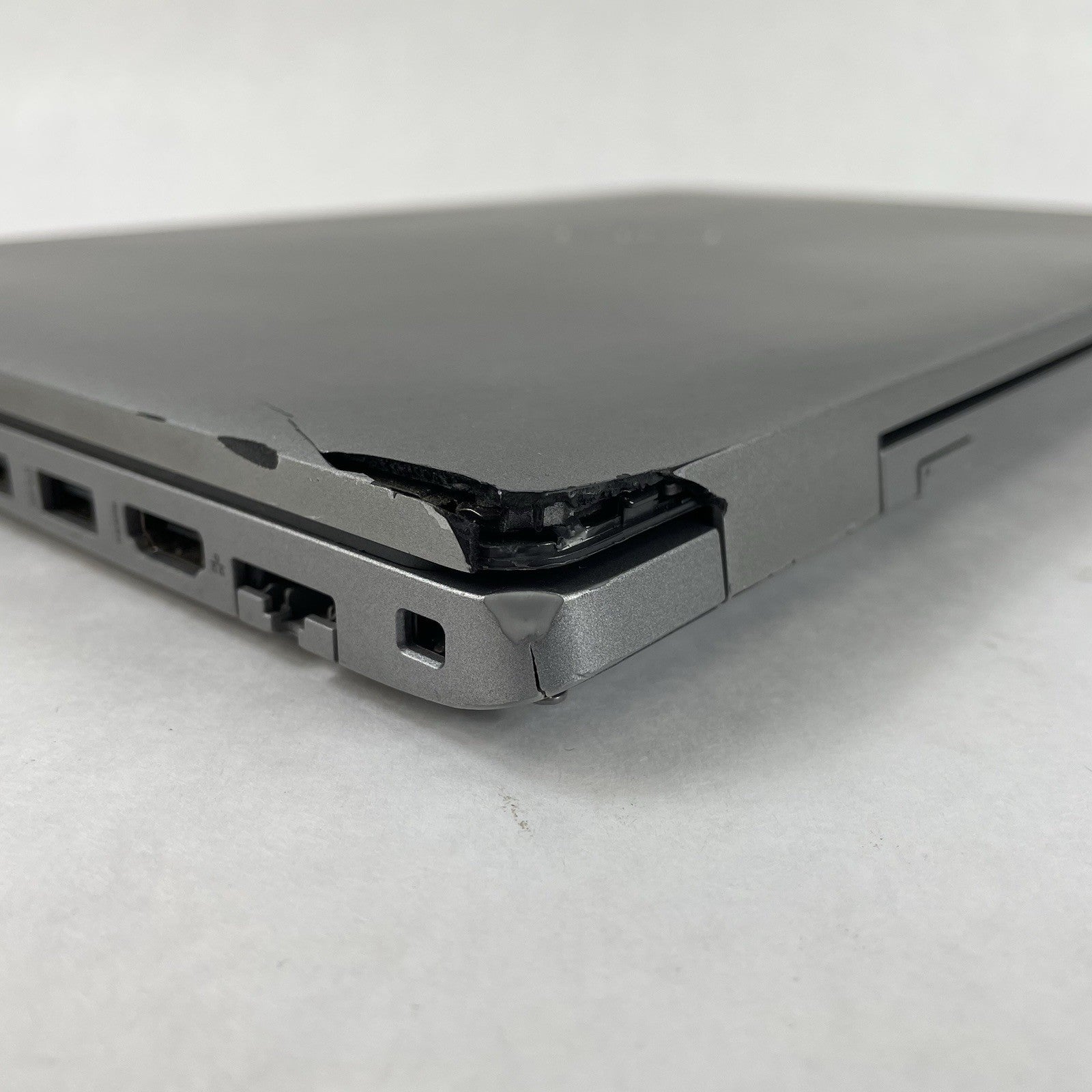 Dell Latitude 5520 15.6" i5-1135G7 2.40 GHz 8 GB RAM No SSD/OS/AC/Batt - READ14