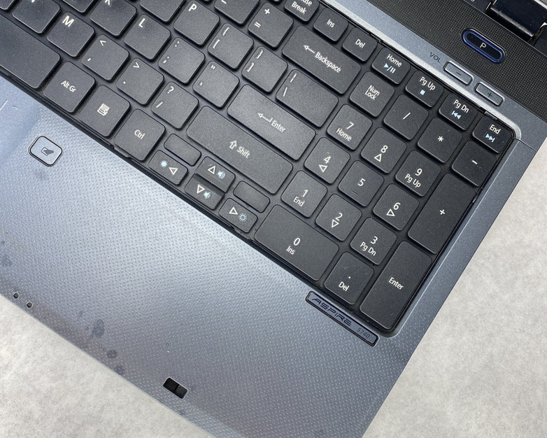 Acer Aspire 5740 15.6" Intel Core i3-M330 2.13GHz 4GB RAM No AC HDD OS