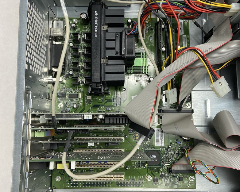 Compaq Presario 5900Z MT AMD K7 694MHz 256MB RAM No HDD No OS 8500DV 64MB
