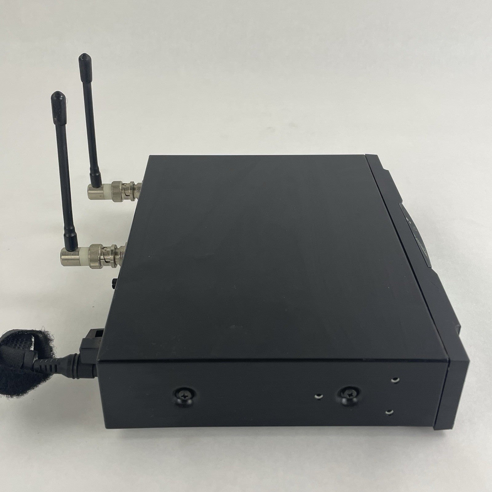 Audio-Technica ATW-R3100BD Freq: 655-680MHz5