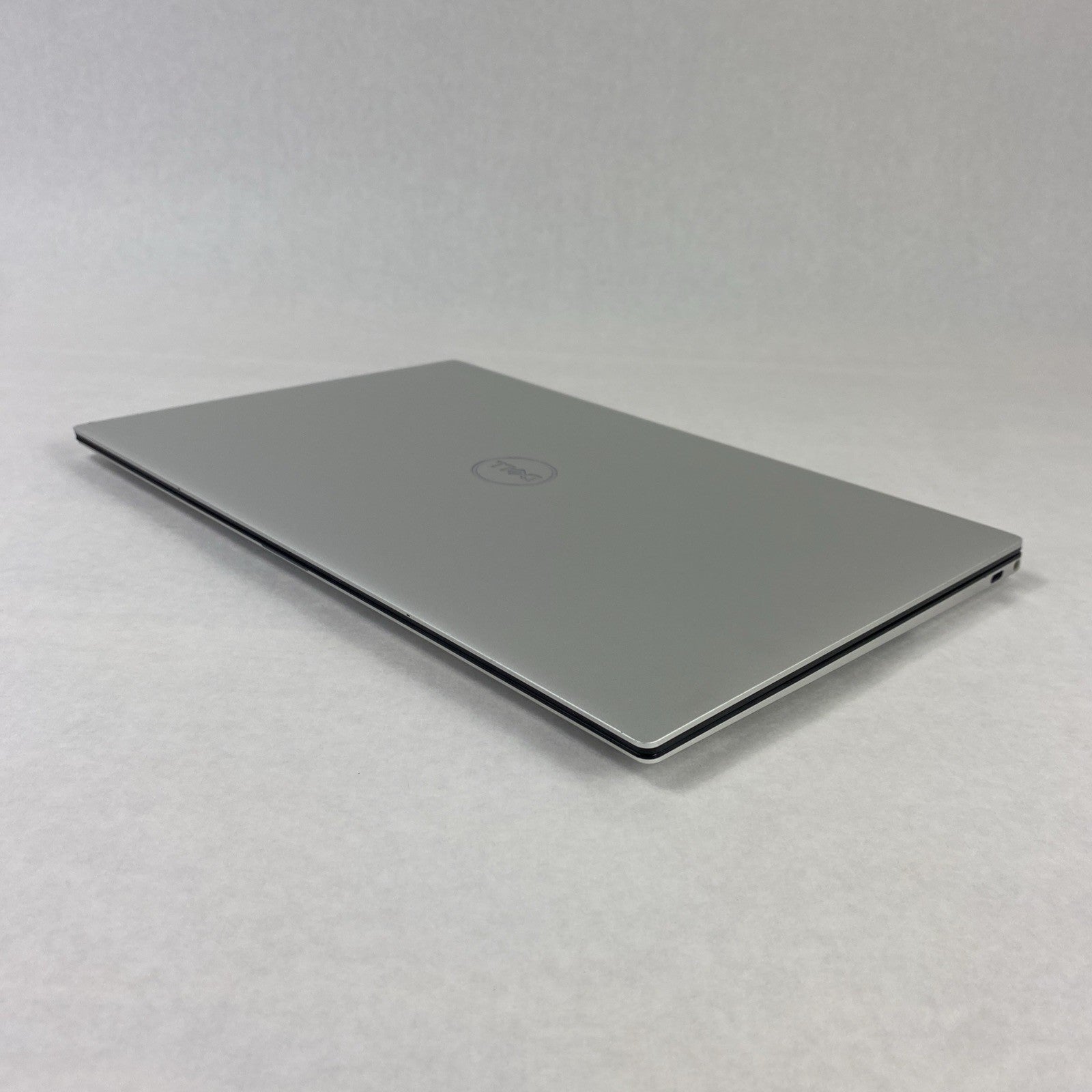 Dell XPS 13 9300 Core i3-1005G1 1.20 GHz 8 GB RAM 13.4" No HDD No OS
