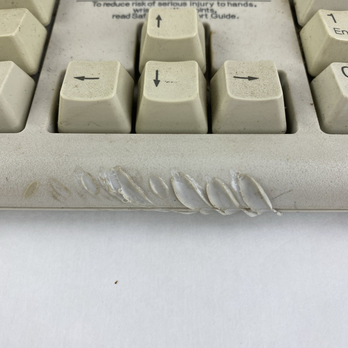 Compaq KB-3923 5V 18"L 7"W 6 Pin Keyboard - Tested 10