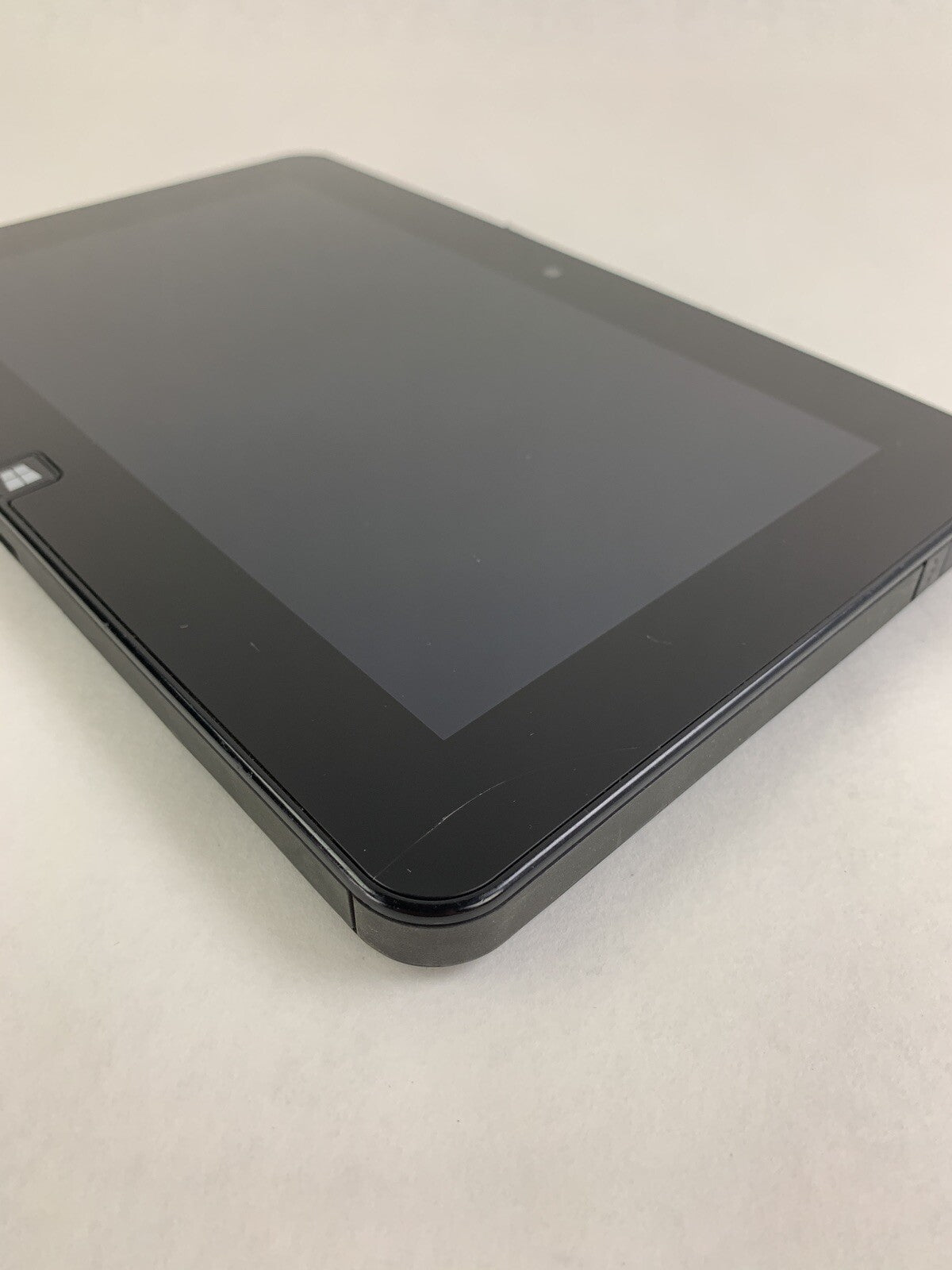 Motion CL920 Tablet PC Pentium N3540 2 GB Ram No HDD, OS, Battery Corner Bent3