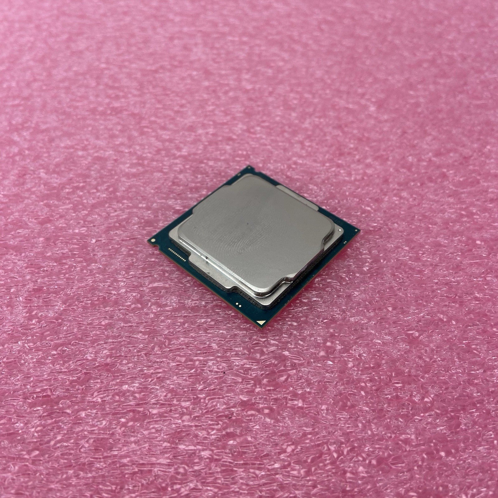 Intel Core i7-8700K SR3QR 3.7GHz Desktop CPU0