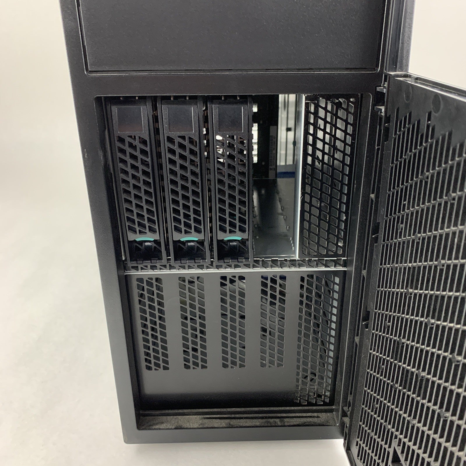 Nobilis P4000 Barebones Tower Server Chassis W/ Power Supply