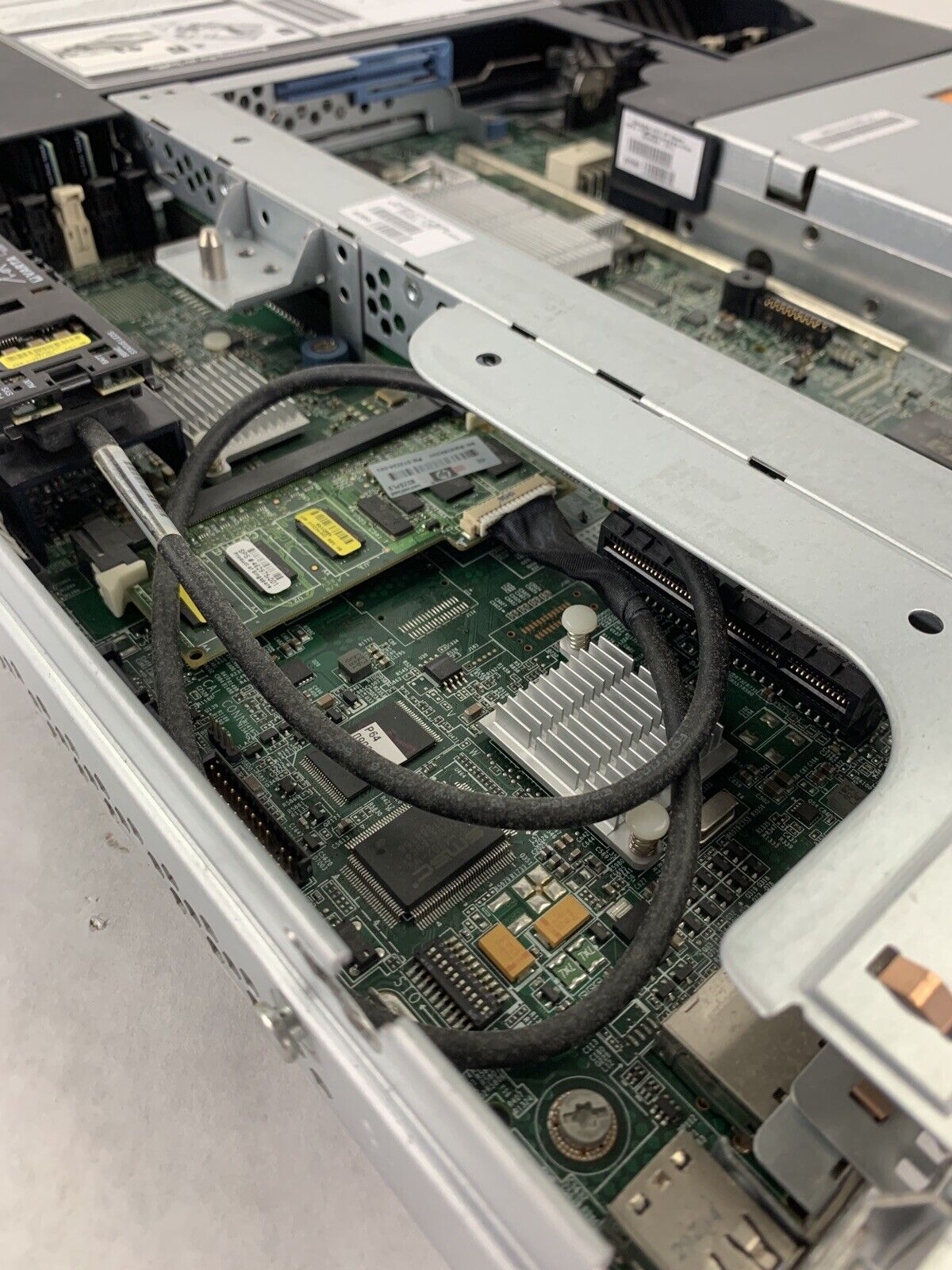 HP Proliant DL360 G6 Intel Xeon E5520 2.27 GHz 8 GB DDR3 RAM NO HDD NO OS