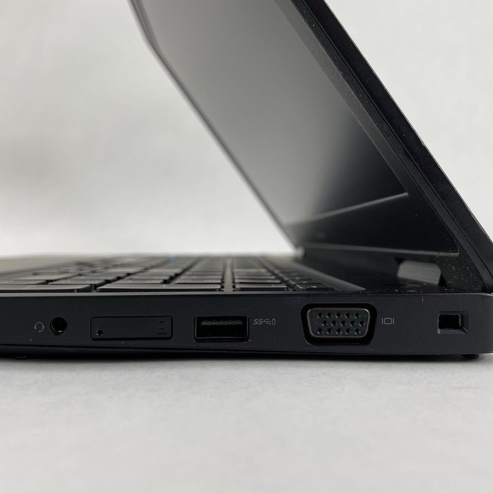 Dell Latitude 5590 15.6" i5-8250U 1.60 GHz 8 GB RAM No SSD/OS/AC - Wifi Card8