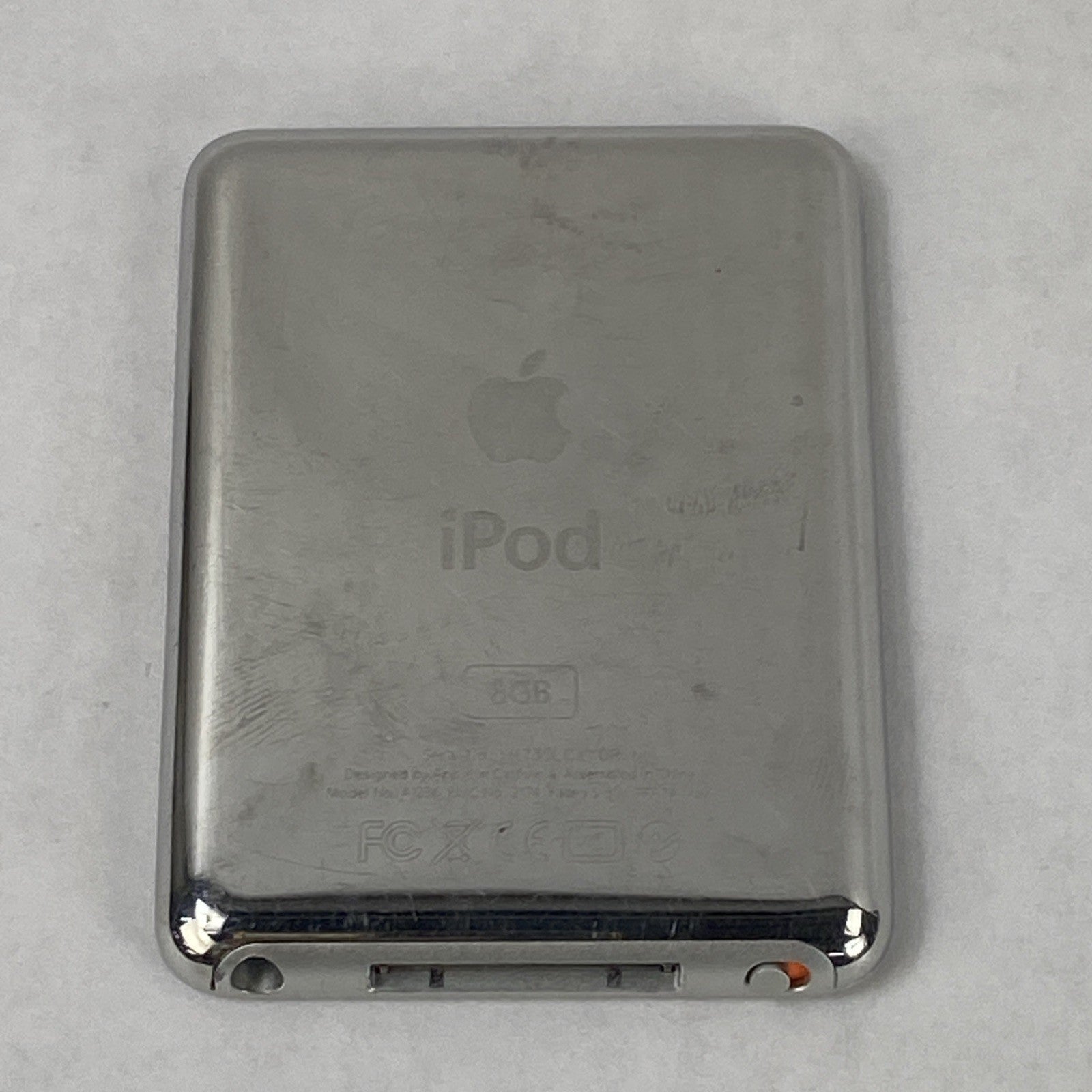 Apple iPod Nano 3rd Gen A1236 8GB Silver v1.1.313