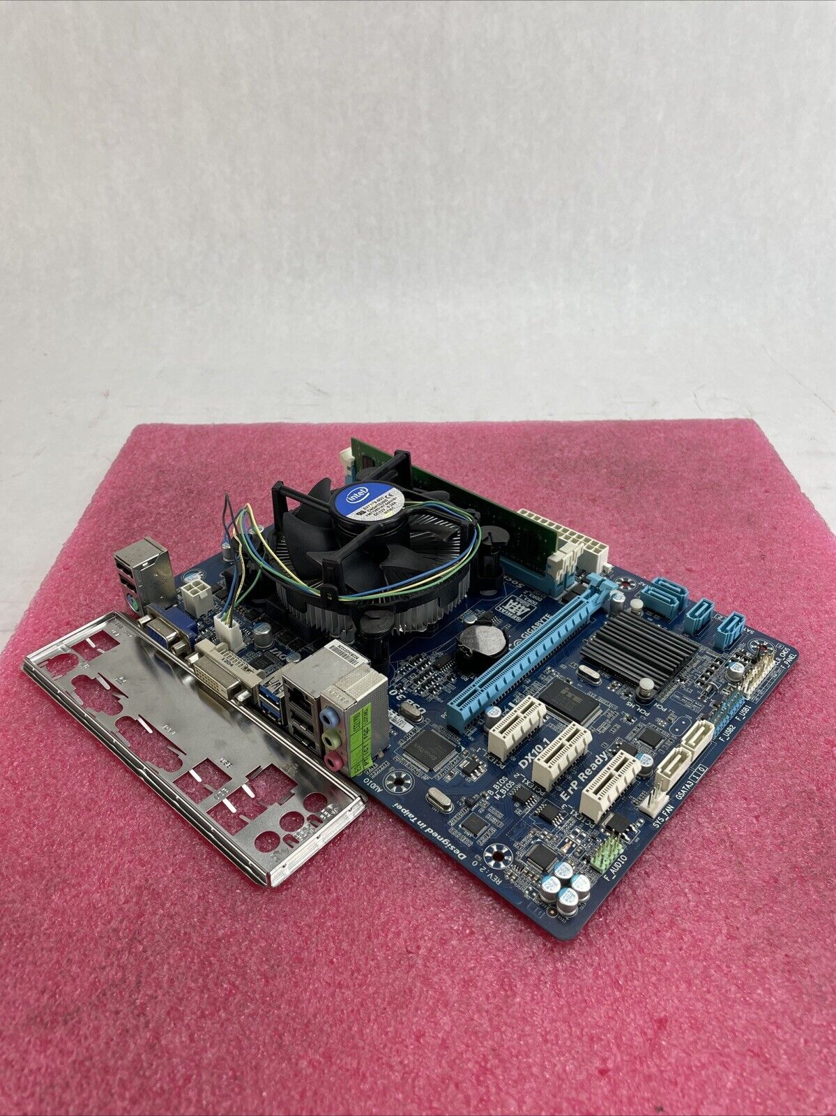 Gigabyte H61MA-D3V Motherboard Intel Pentium G850 2.9GHz 4GB RAM w/Shield