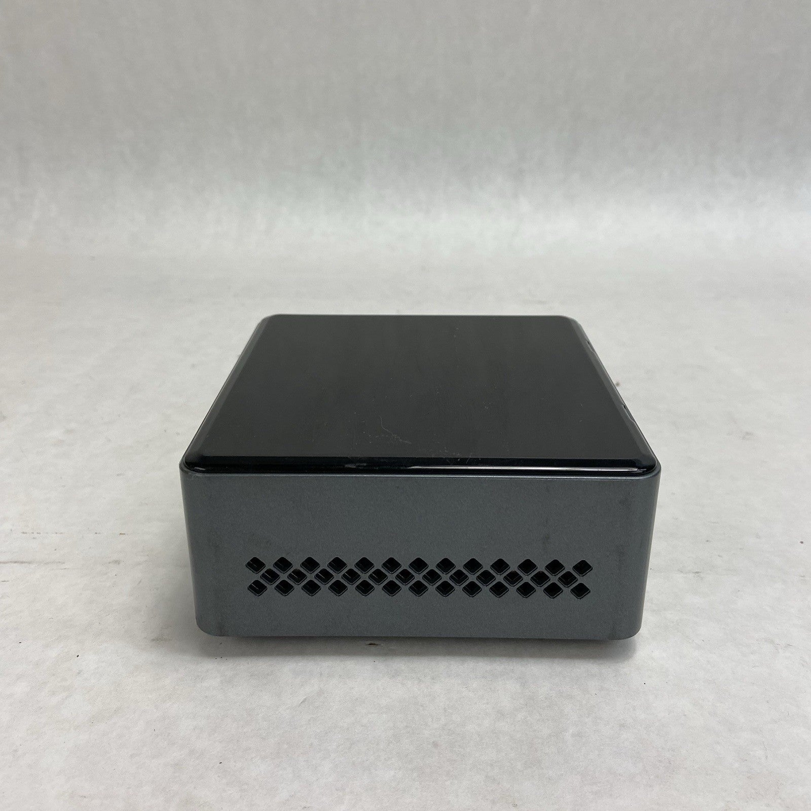 Intel NUC6CAY Micro Intel Celeron J3455 1.5GHz 8GB RAM No HDD/OS/AC2