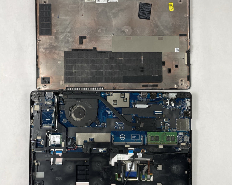 Dell Latitude 5580 15.6" Core i5-7300U 2.60 GHz 8 GB RAM No HDD No OS No Battery