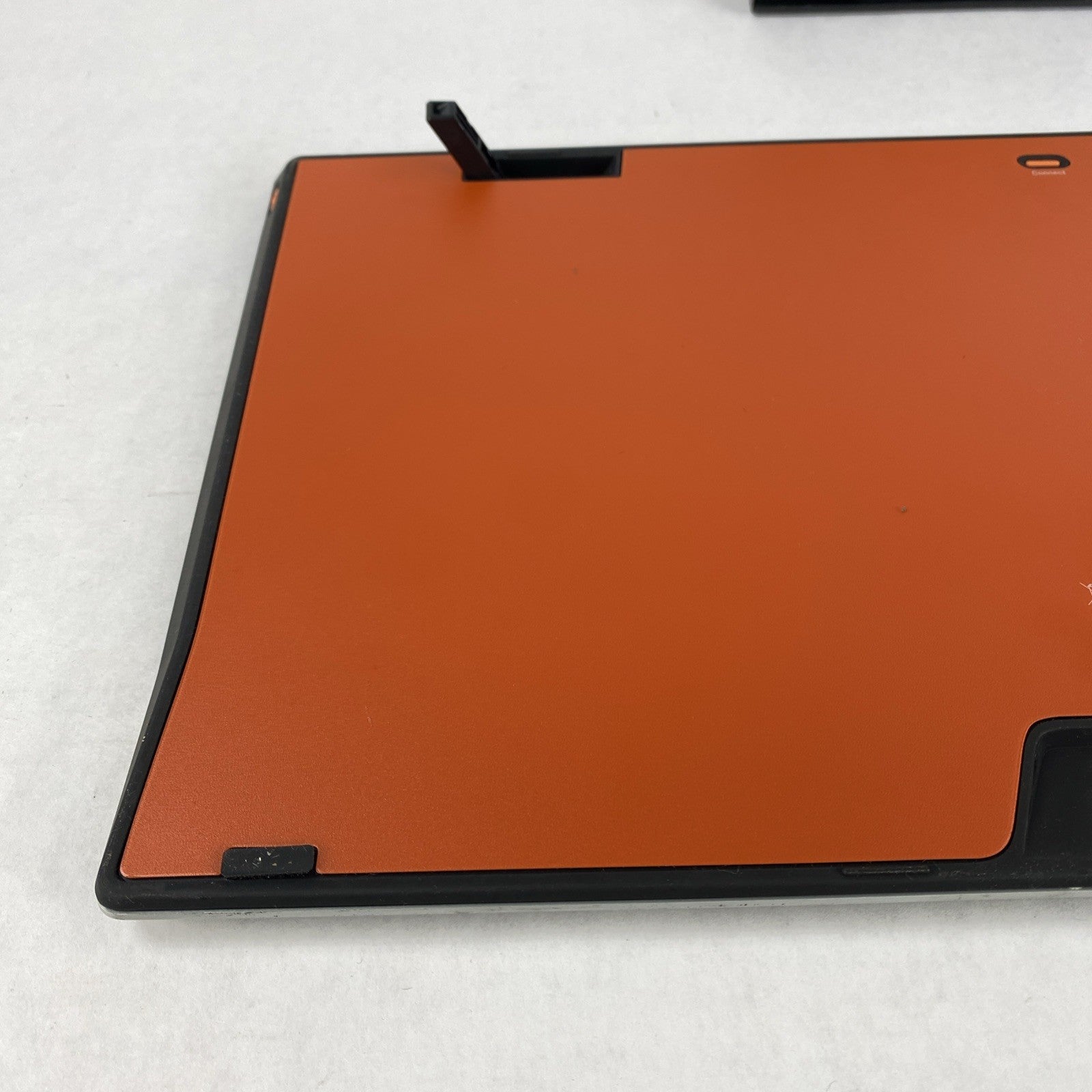 Logitech Y-RAY81 Bluetooth Keyboard Tested11