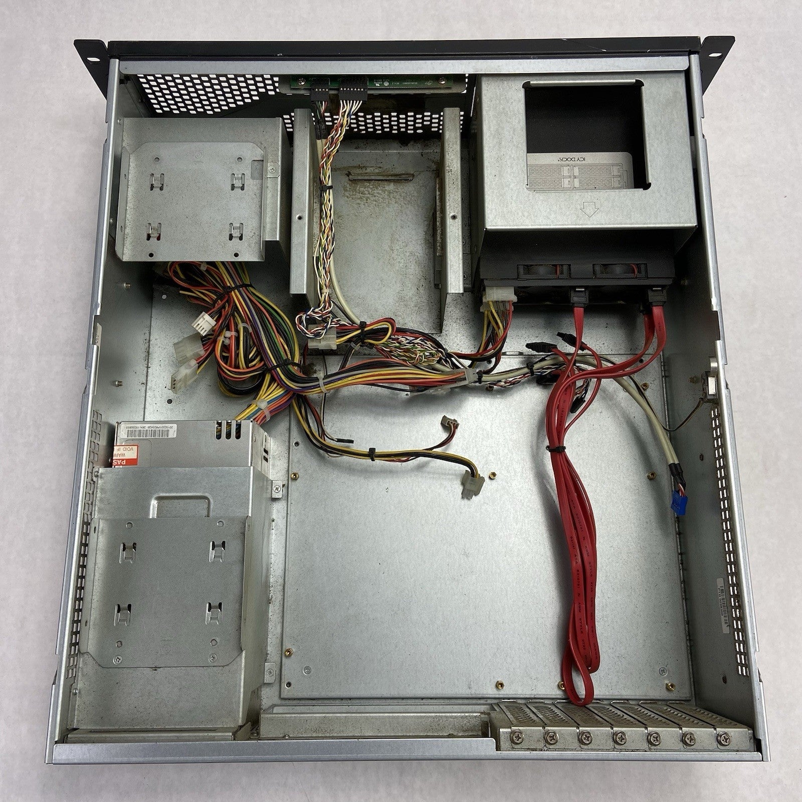 InWin R-Series IW R-300 3U RackMount Server Chassis EMACS P2H-5500V 500W PSU8