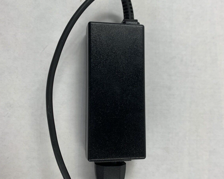 Lot of 8 Total Micro SM45CL-01 50-60 Hz 45W Power Supply Adapter