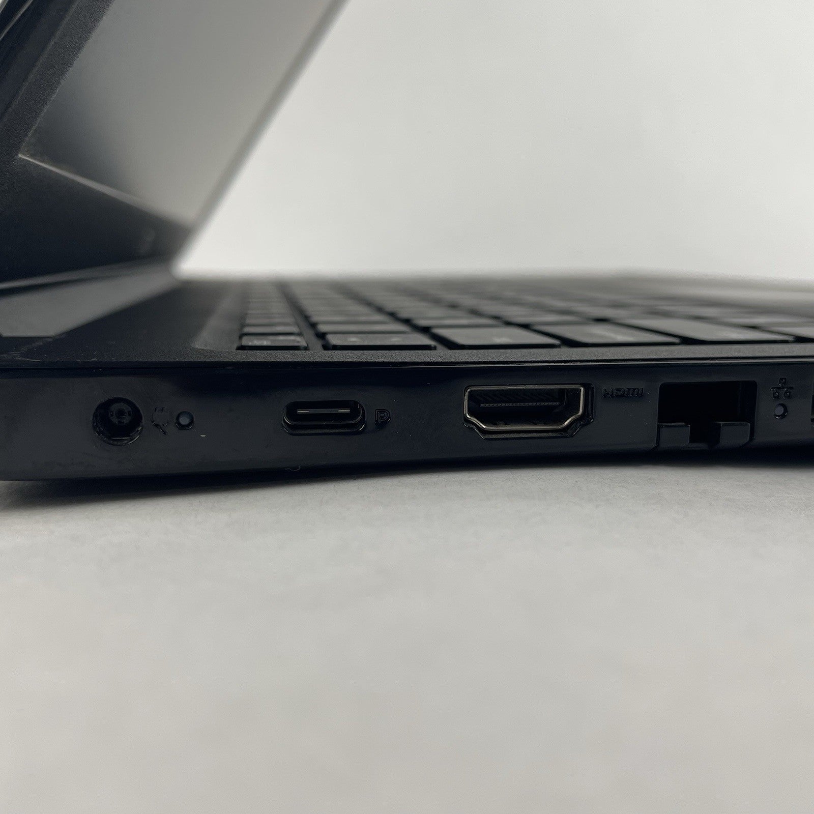 Dell Latitude 3500 15.6" i5-8265U 1.60 GHz 8 GB RAM No SSD/OS/AC5