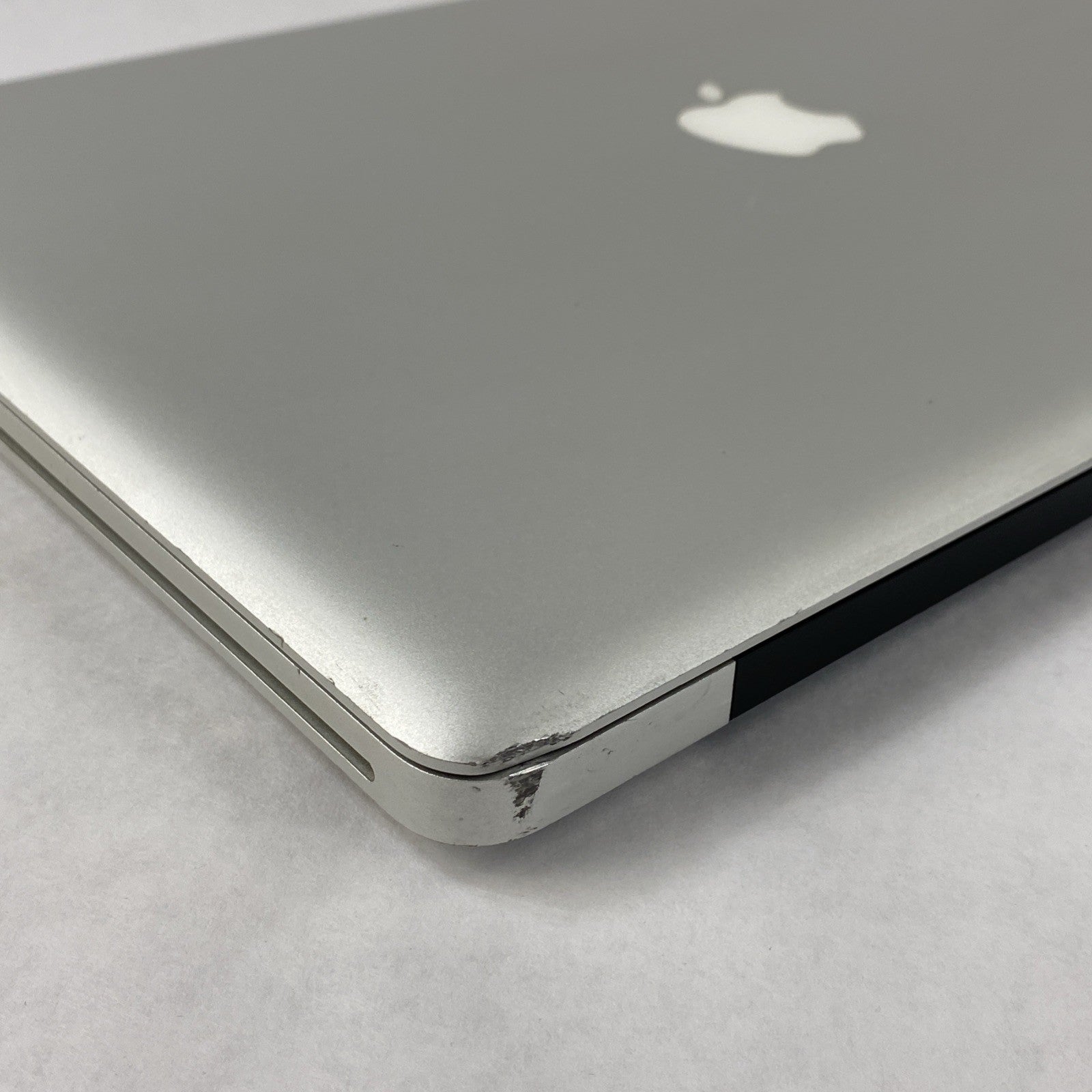 Apple MacBook Pro A1286 2010 15" 2.53GHz i5 8GB RAM 250GB SSD os10.13.617