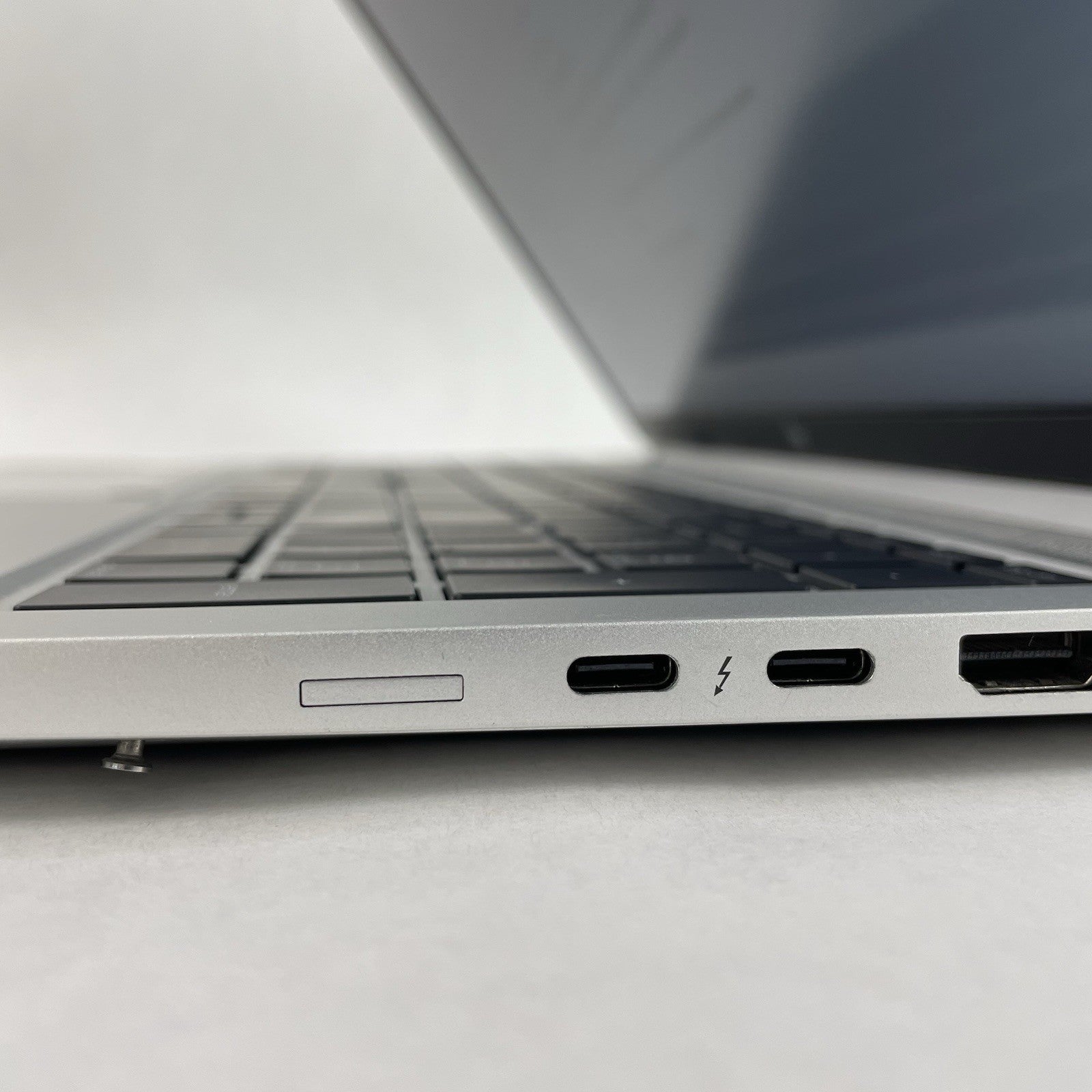 HP EliteBook 850 G8 15.6" i5-1145G7 2.60 GHz 8 GB RAM No SSD/OS/AC- Bent SC Slot8