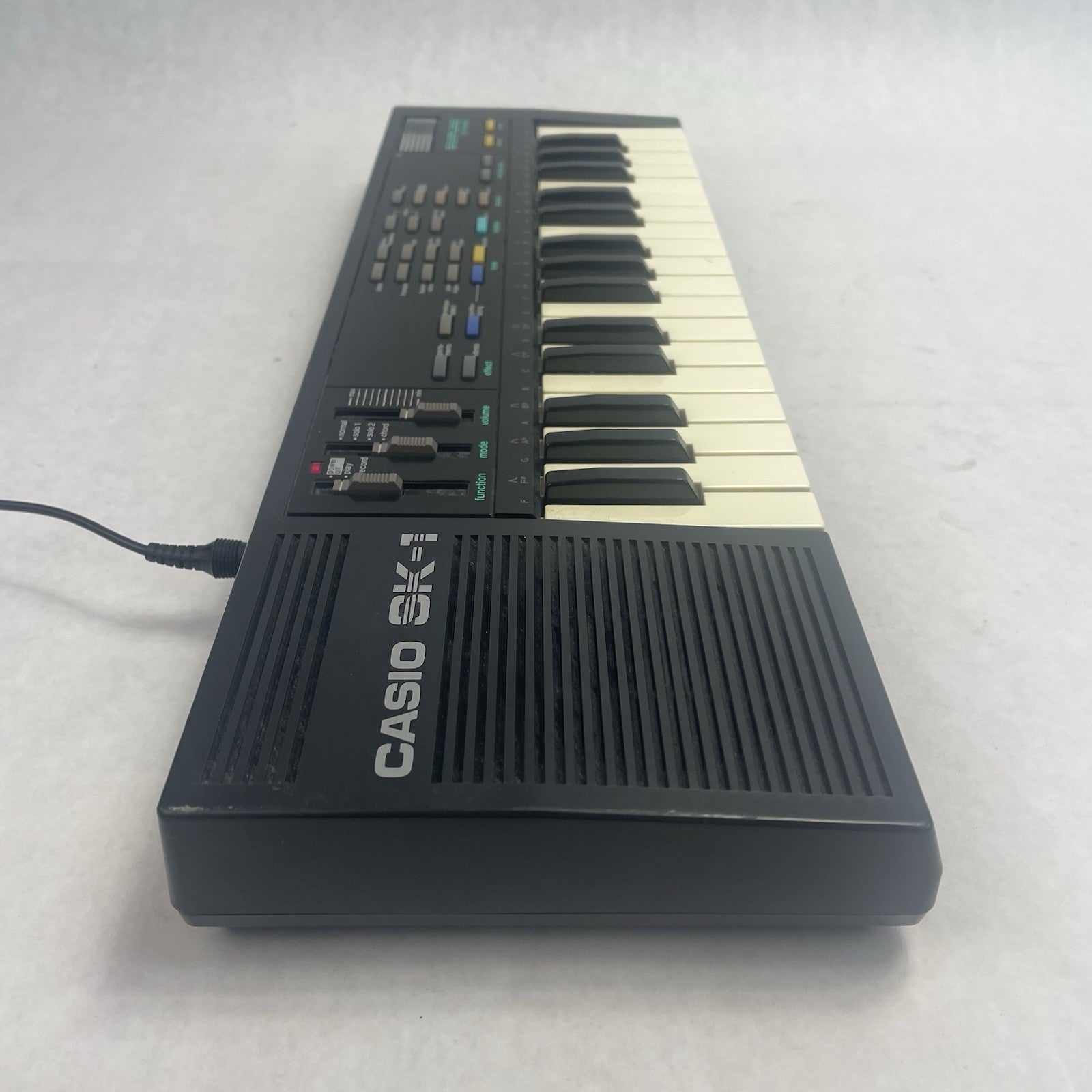 Casio SK-1 Portable 32 Key Sampling Keyboard7