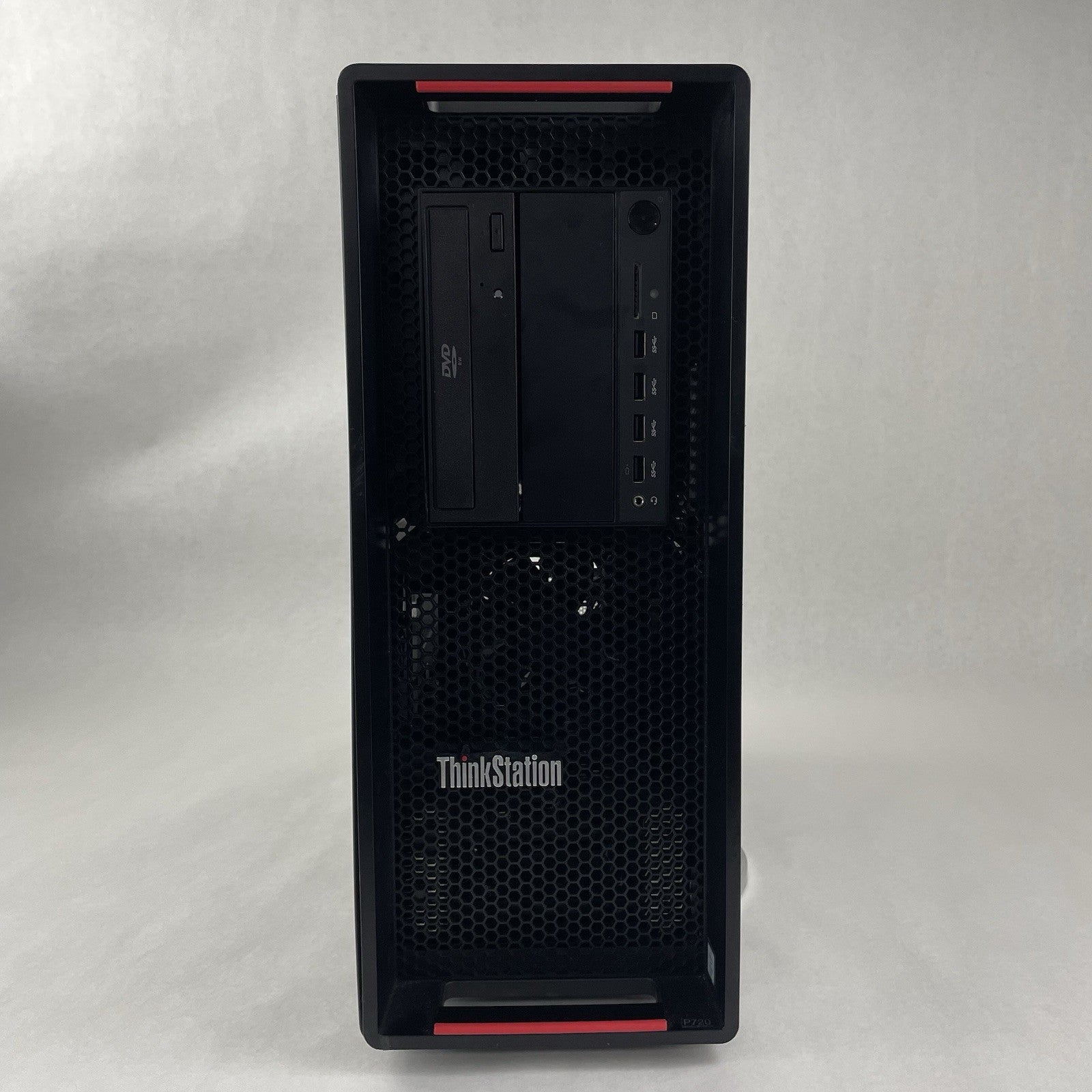 Lenovo ThinkStation P720 2x Xeon Silver 4110 2.10 GHz 32 GB RAM No GPU/HDD1