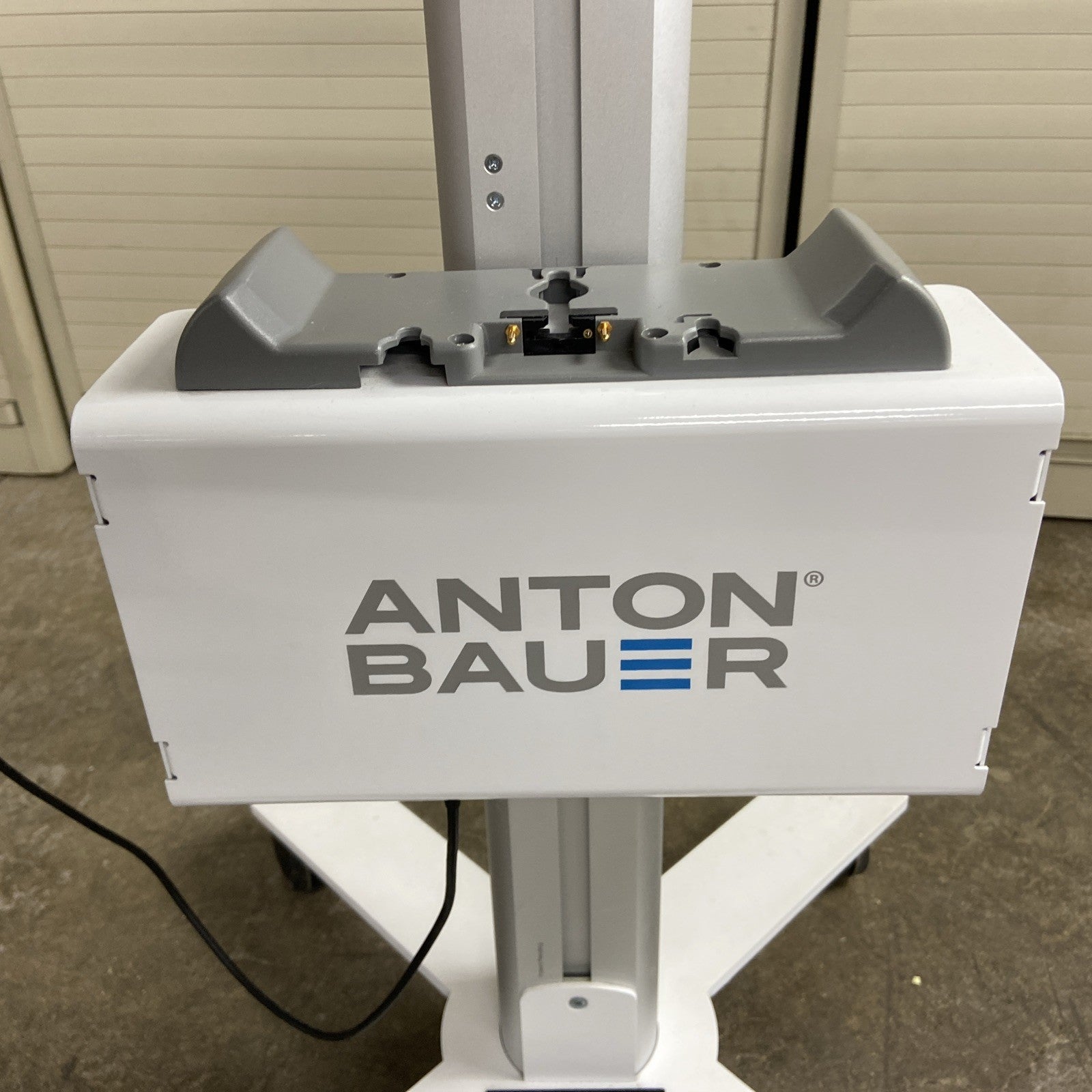 Ergotron StyleView Tablet SV10 Cart w/ Vitec Videocom IP20 - Elora Anton Bauer