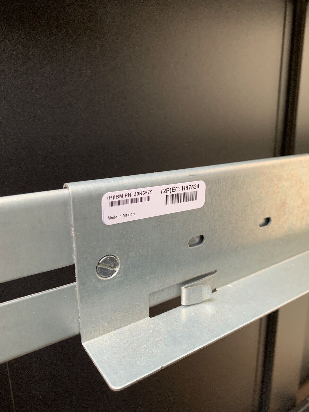 IBM NetBAY 9308 42U Enterprise Server Cabinet Rack 42S w/ Keys and Side Panels