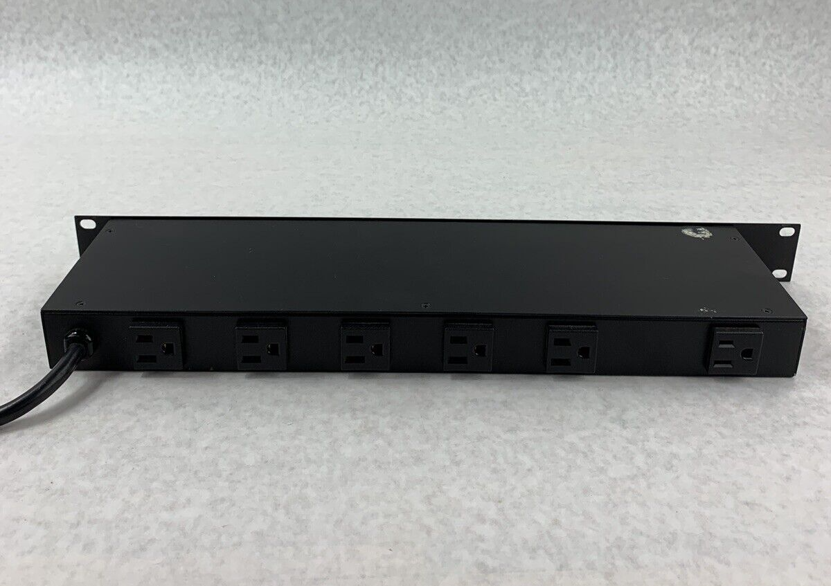 PanaMax PowerMaxx RacMax 8 AC Outlets 120 VAC 60 HZ 15 AMPS 330V Suppression