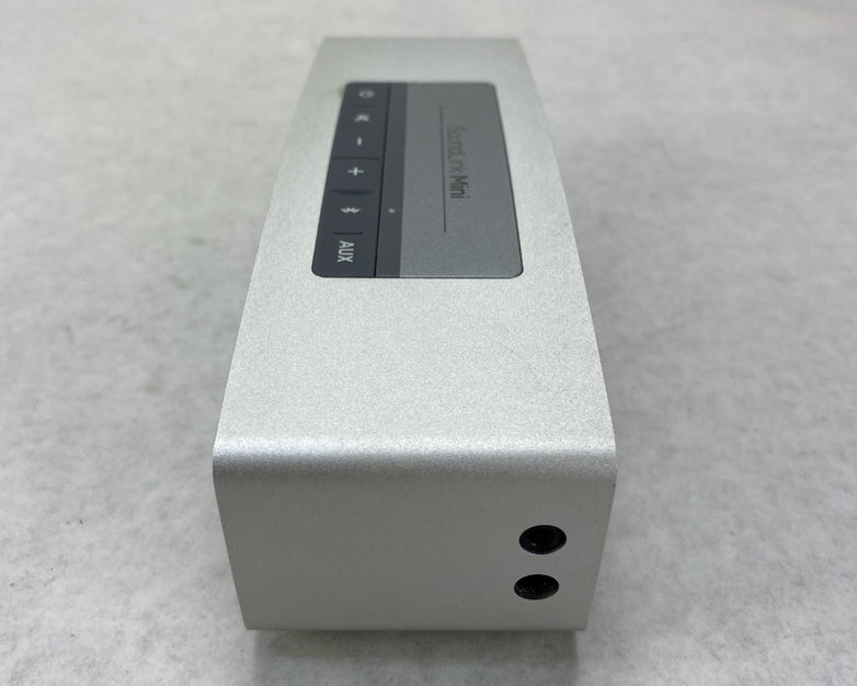 Bose SoundLink Mini 413295 Bluetooth and Aux Speaker With Charging Cradle
