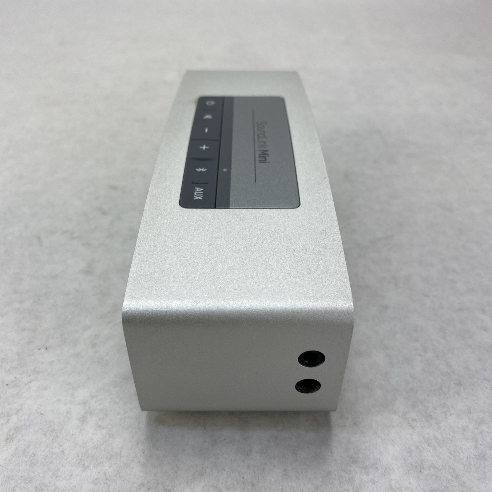 Bose SoundLink Mini 413295 Bluetooth and Aux Speaker With Charging Cradle5