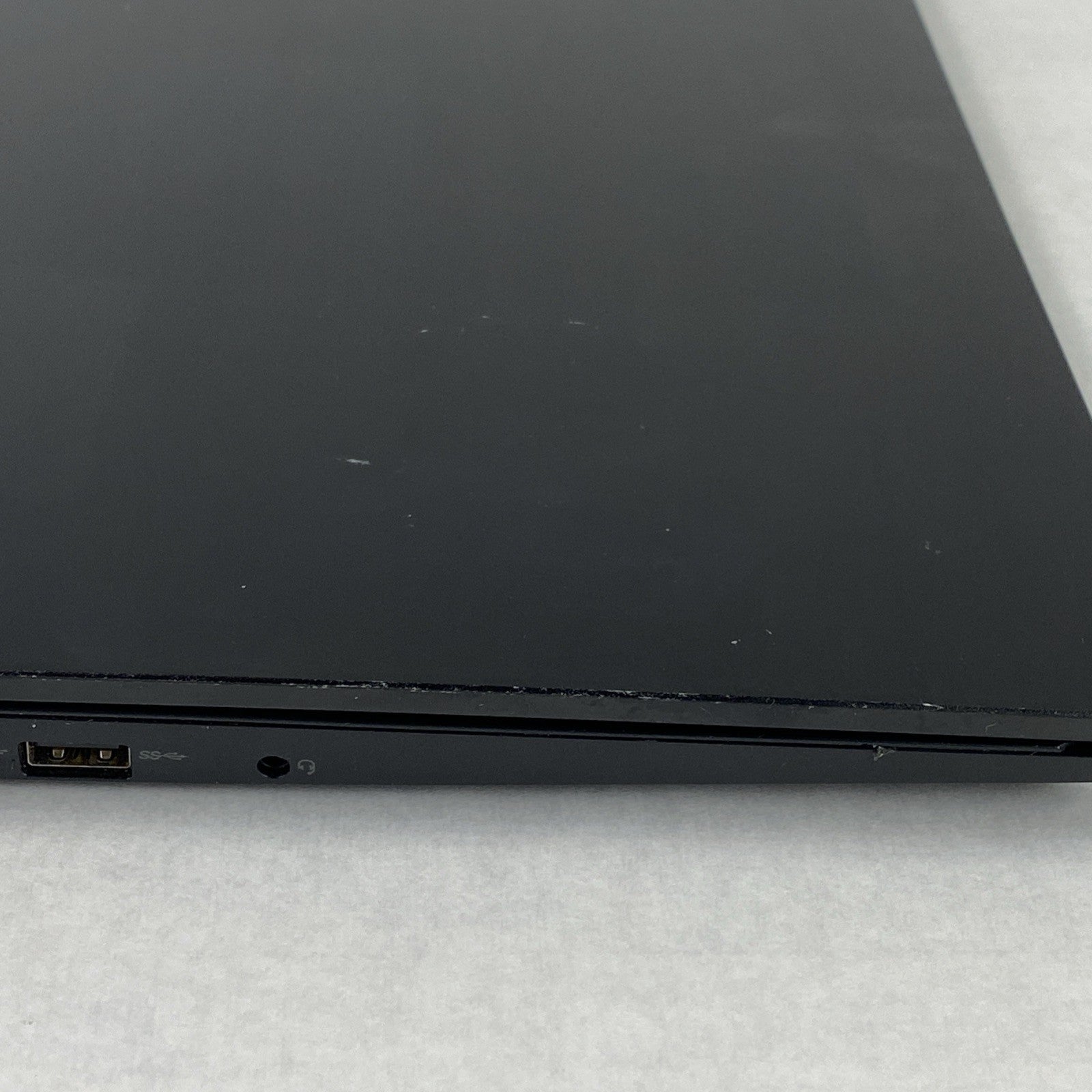 Lenovo ThinkPad E480 Intel Core i5-8250U 1.60 GHz 8GB RAM 14" No HDD No OS