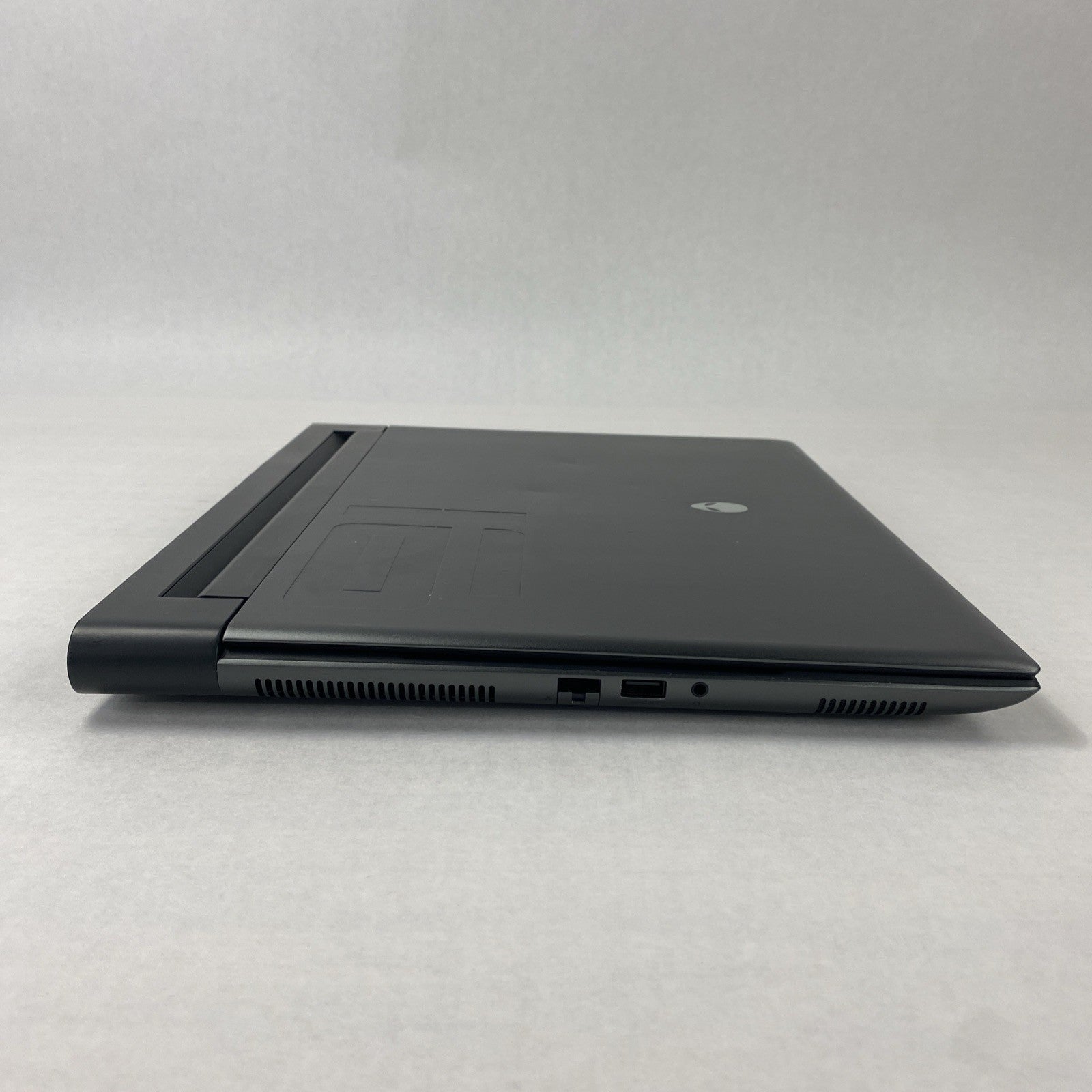 Alienware M16 R1 Core i9-13900HX 1.48 GHz 16 GB RAM RTX 4070 16" No HDD No OS