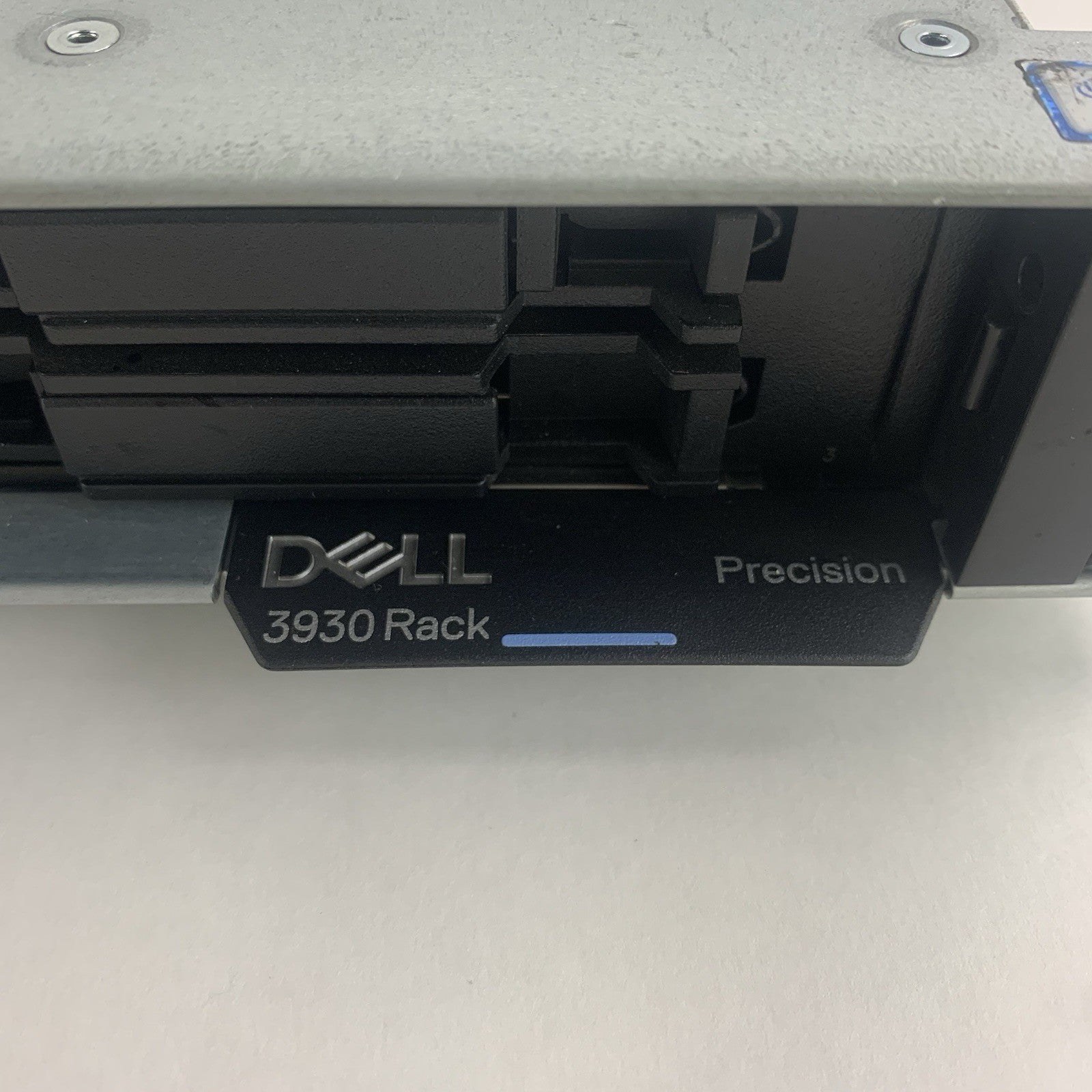 Dell Precision 3930 Rack 1x i9-9900K 3.6 GHz 32 GB Ram No OS No 2.5" HDD4