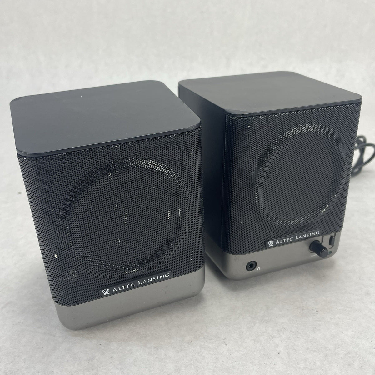Altec Lansing Amplified Speaker System 221 2 Piece Set S30