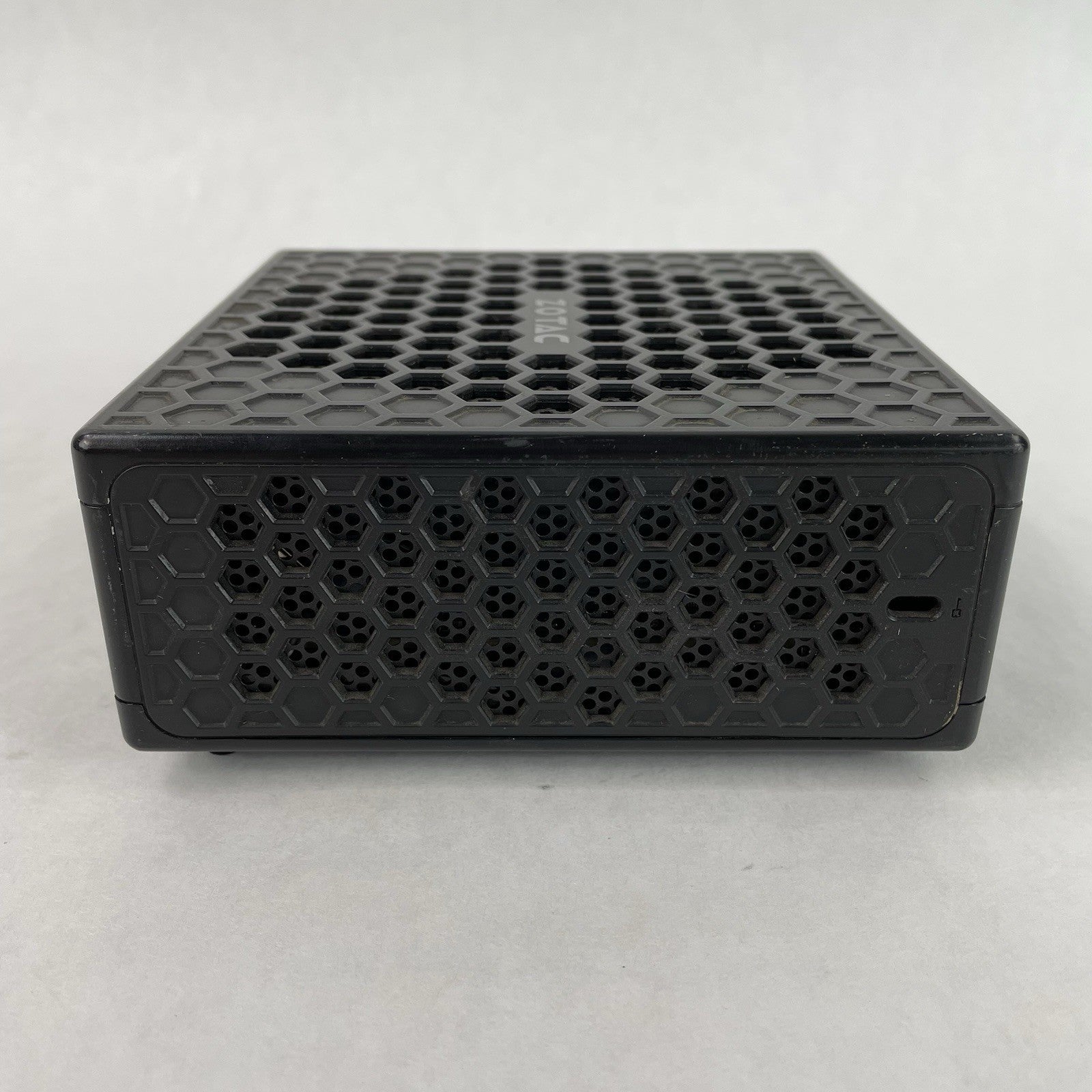 Zotac ZBox-C1323 Nano Micro Celeron N3150 1.60 GHz 8 GB RAM No SSD/OS/AC4