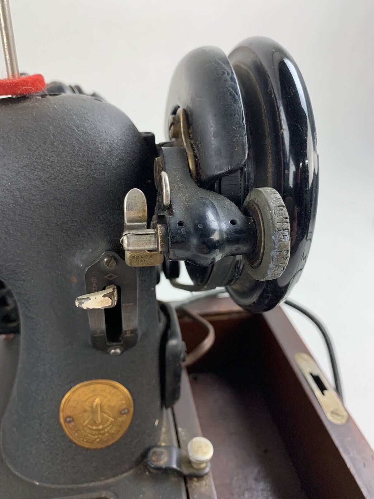 Singer Sewing Machine 15-7 Powers On Motor Runs Dried Belts